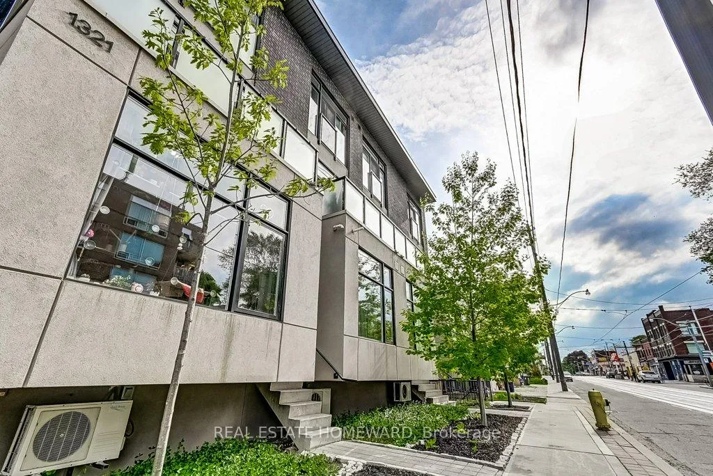 Photo 3 of Unit 4, 1321 Gerrard Street E, Toronto, Greenwood-Coxwell — HOMEH