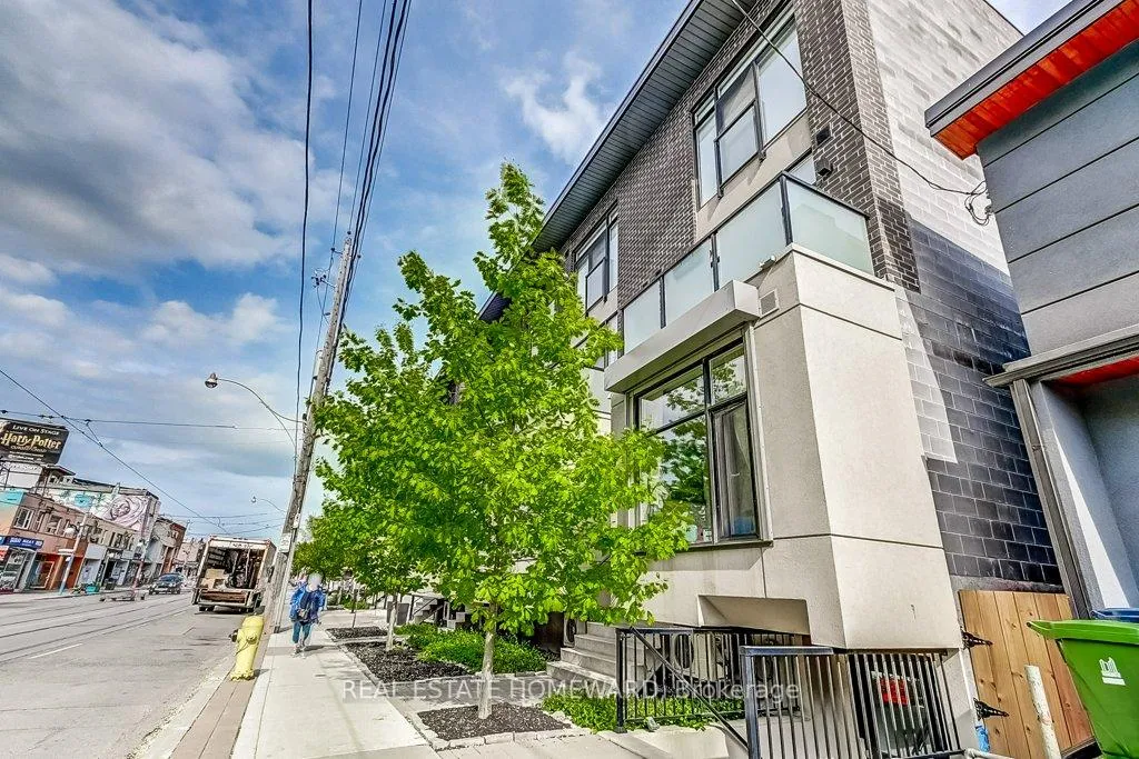 Photo 4 of Unit 4, 1321 Gerrard Street E, Toronto, Greenwood-Coxwell — HOMEH