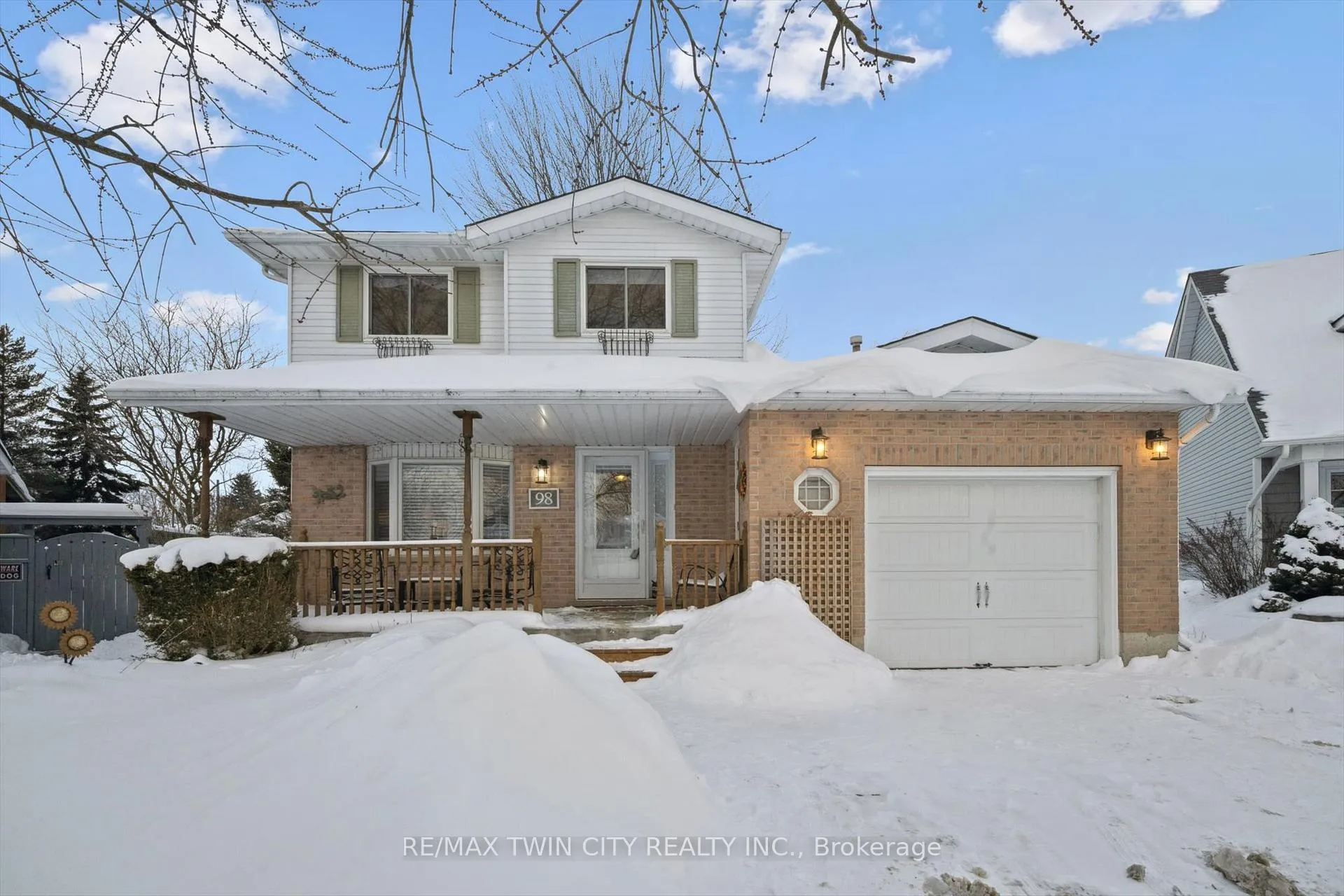 Photo 1 of 98 Old Maple Lane, Kitchener — HOMEH