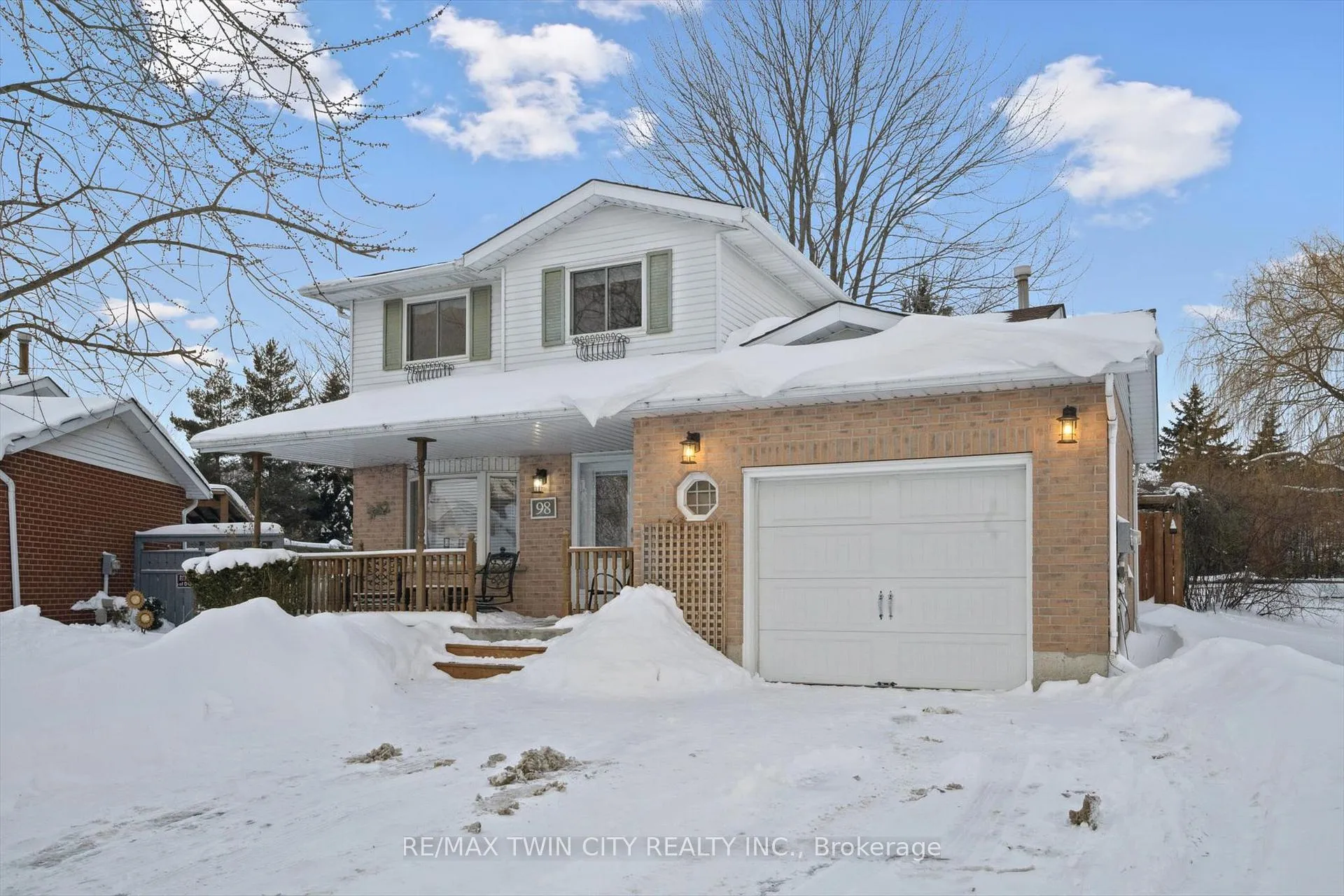 Photo 2 of 98 Old Maple Lane, Kitchener — HOMEH
