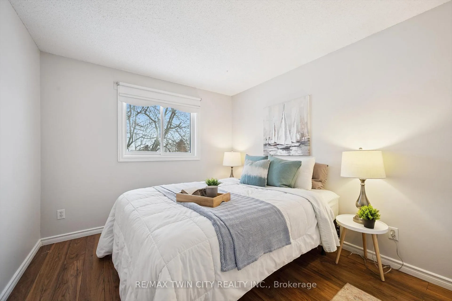 Photo 26 of 98 Old Maple Lane, Kitchener — HOMEH