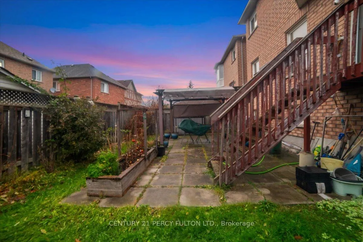 Photo 36 of 8 Boulderbrook Drive, Scarborough, Rouge — HOMEH