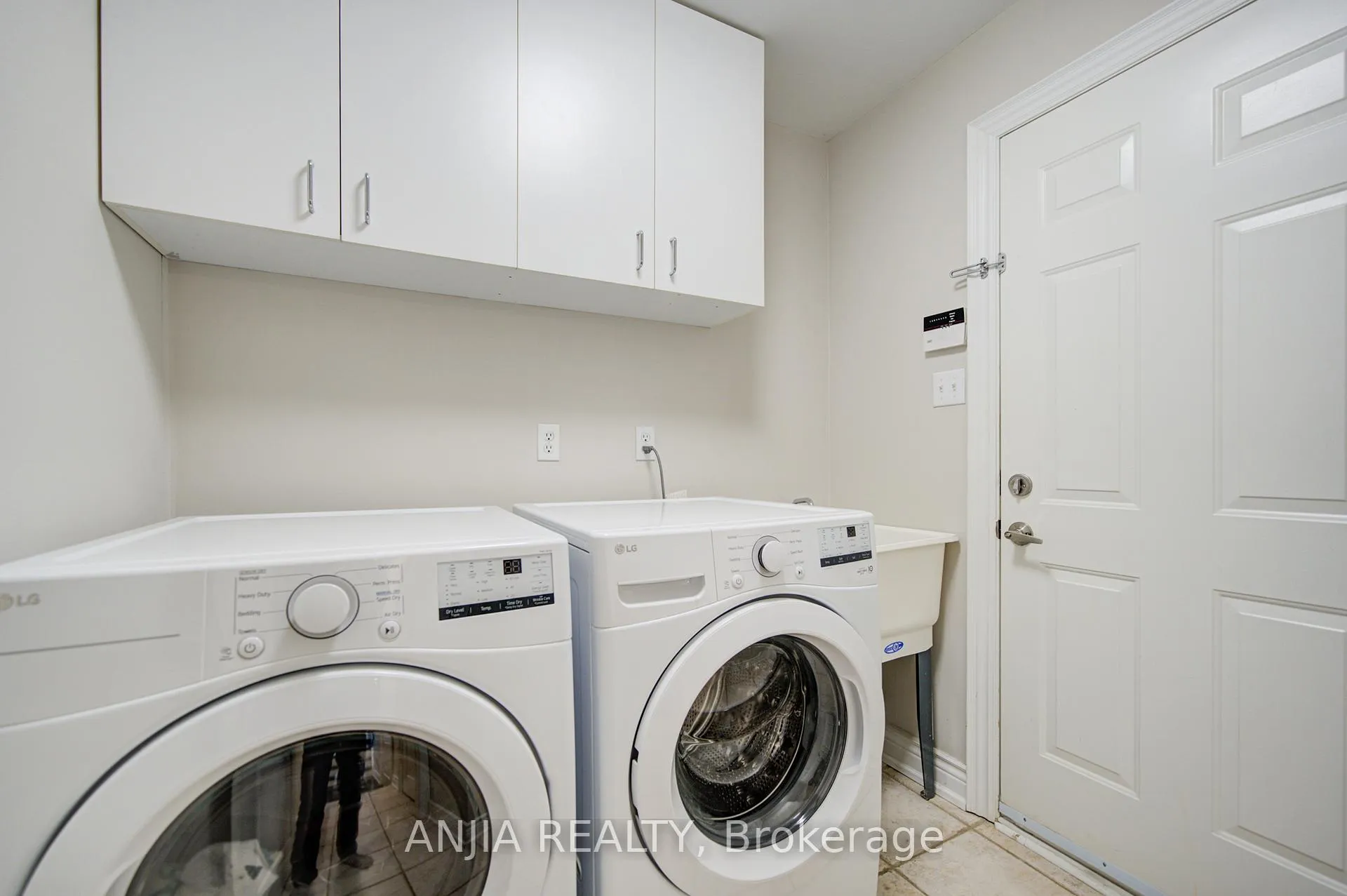 Photo 17 of 87 Lampton Crescent, Markham, Wismer — HOMEH