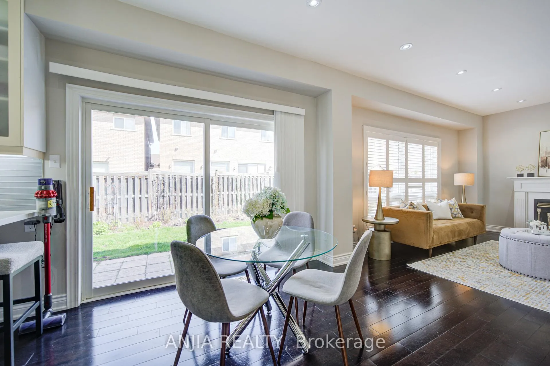 Photo 18 of 87 Lampton Crescent, Markham, Wismer — HOMEH