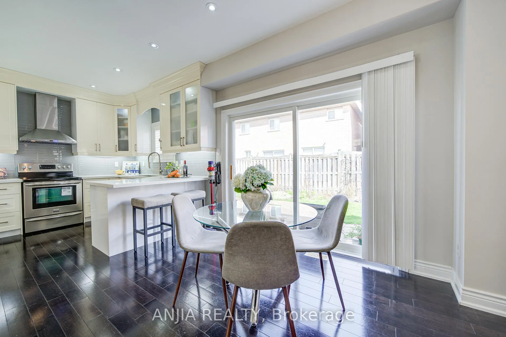 Photo 19 of 87 Lampton Crescent, Markham, Wismer — HOMEH