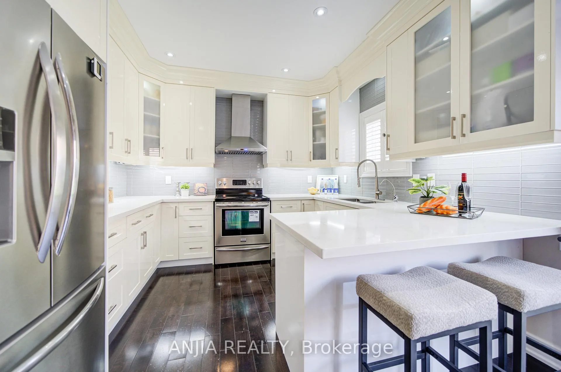 Photo 24 of 87 Lampton Crescent, Markham, Wismer — HOMEH