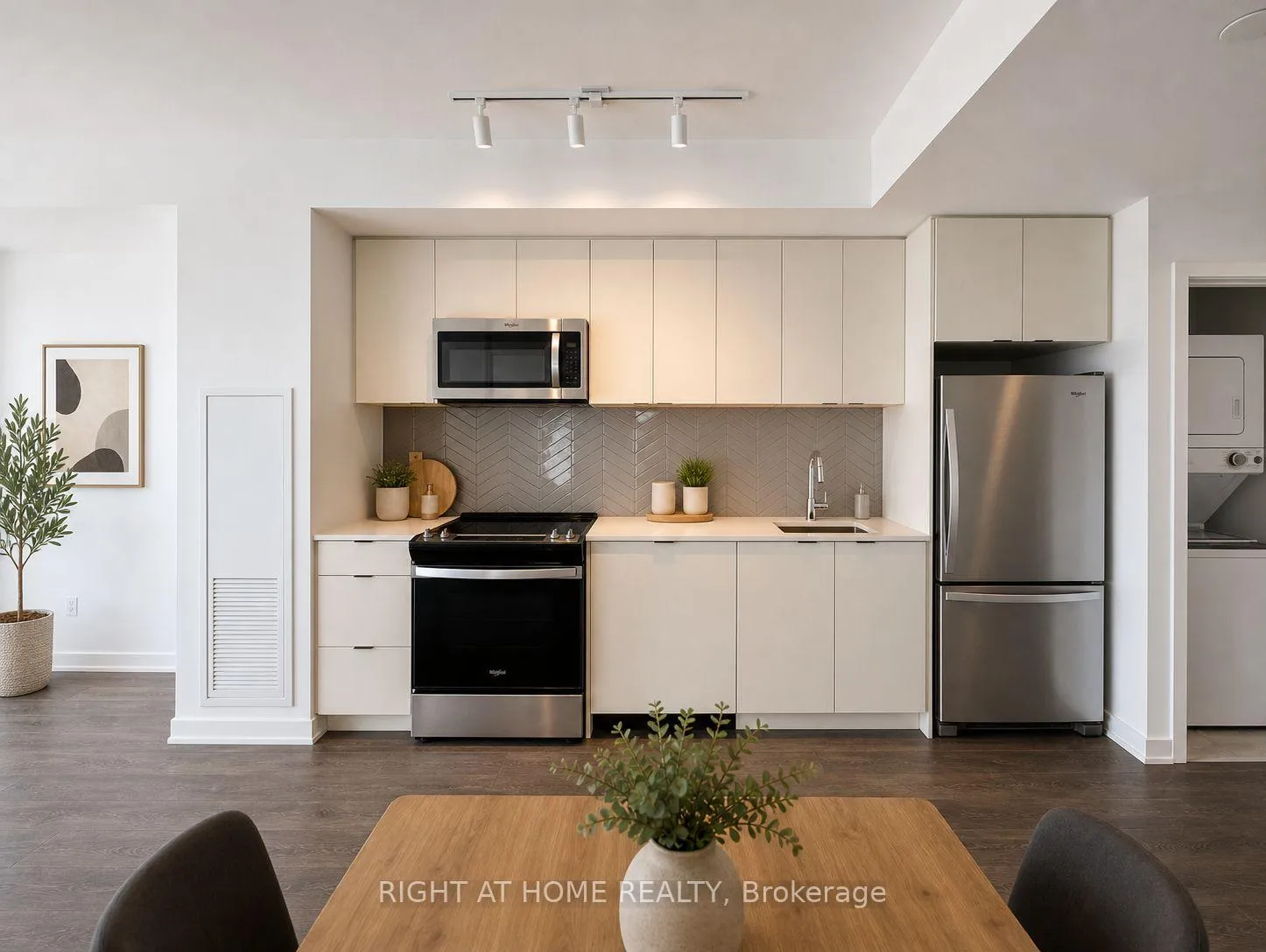 Photo 5 of Unit 1205 A, 1606 Charles Street, Whitby, Port Whitby — HOMEH
