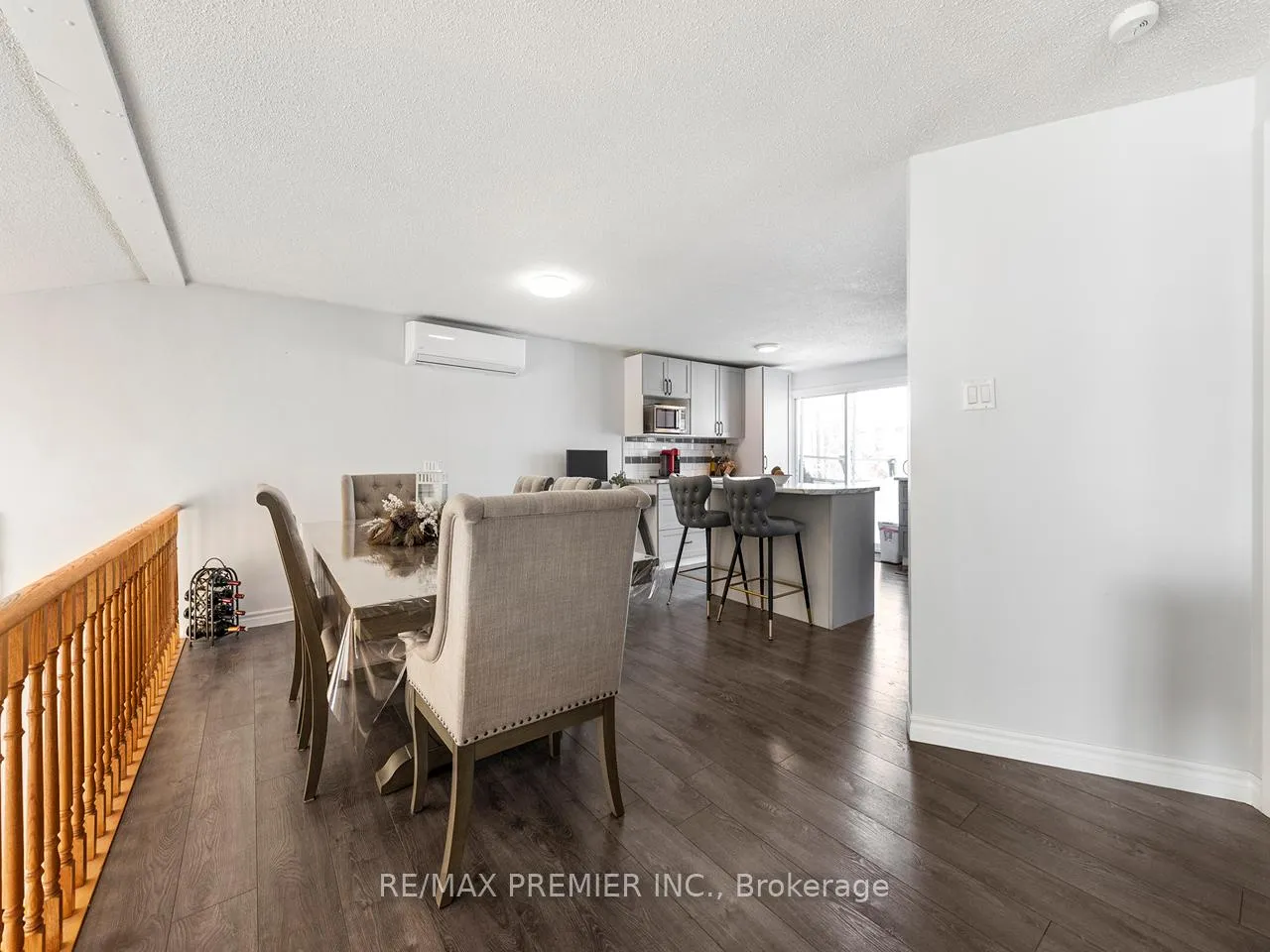 Photo 6 of 203 Burns Circle, Barrie, Northwest — HOMEH