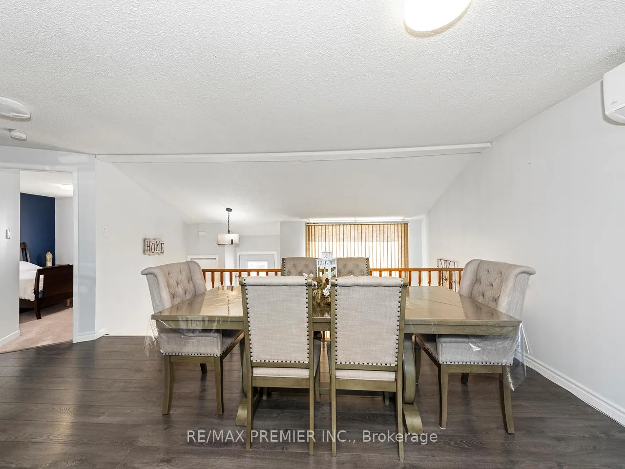 Photo 9 of 203 Burns Circle, Barrie, Northwest — HOMEH
