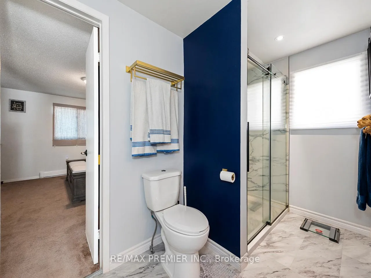 Photo 24 of 203 Burns Circle, Barrie, Northwest — HOMEH
