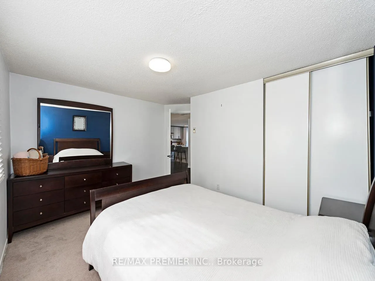Photo 29 of 203 Burns Circle, Barrie, Northwest — HOMEH