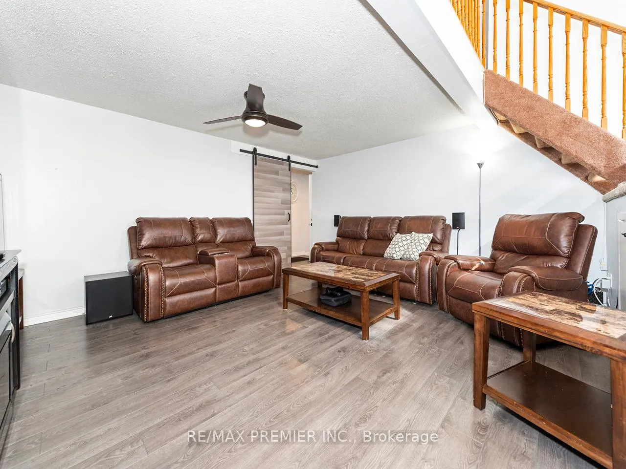 Photo 32 of 203 Burns Circle, Barrie, Northwest — HOMEH