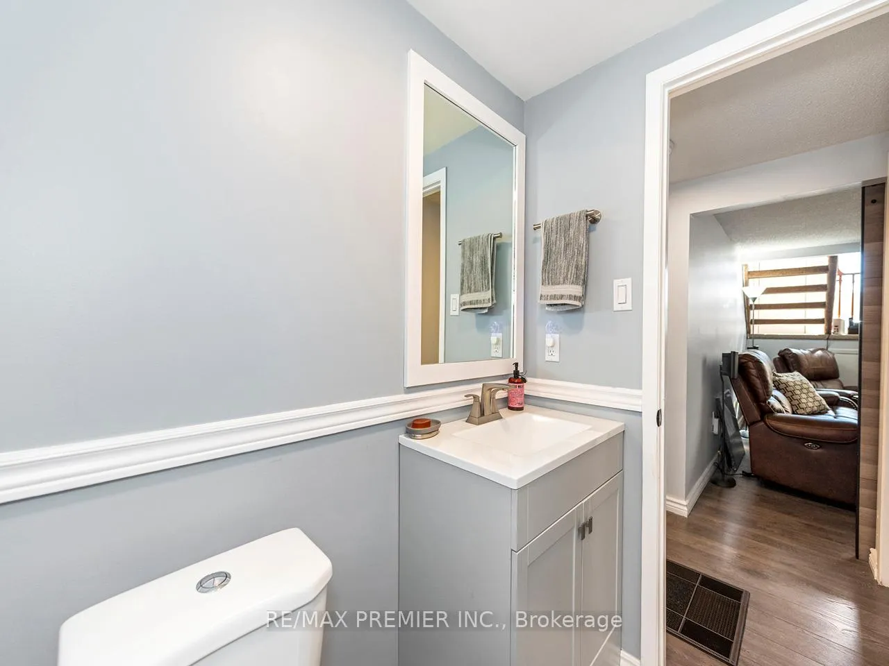 Photo 39 of 203 Burns Circle, Barrie, Northwest — HOMEH