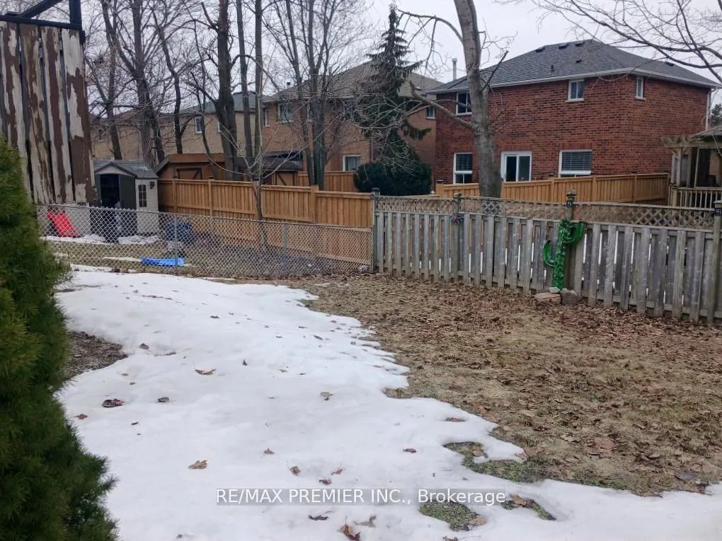 Photo 45 of 203 Burns Circle, Barrie, Northwest — HOMEH