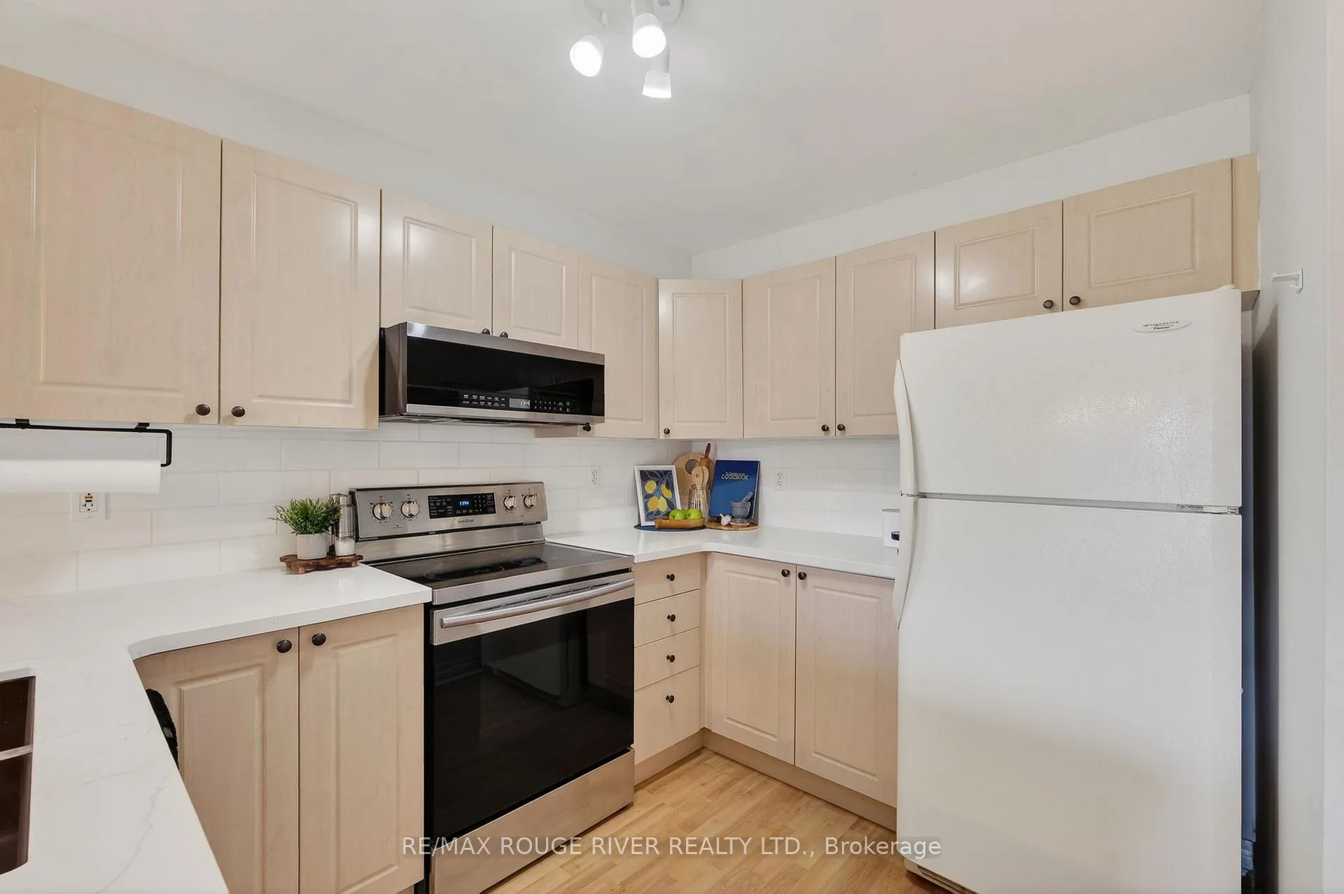 Photo 13 of 228 Ruttan Terrace, Cobourg — HOMEH