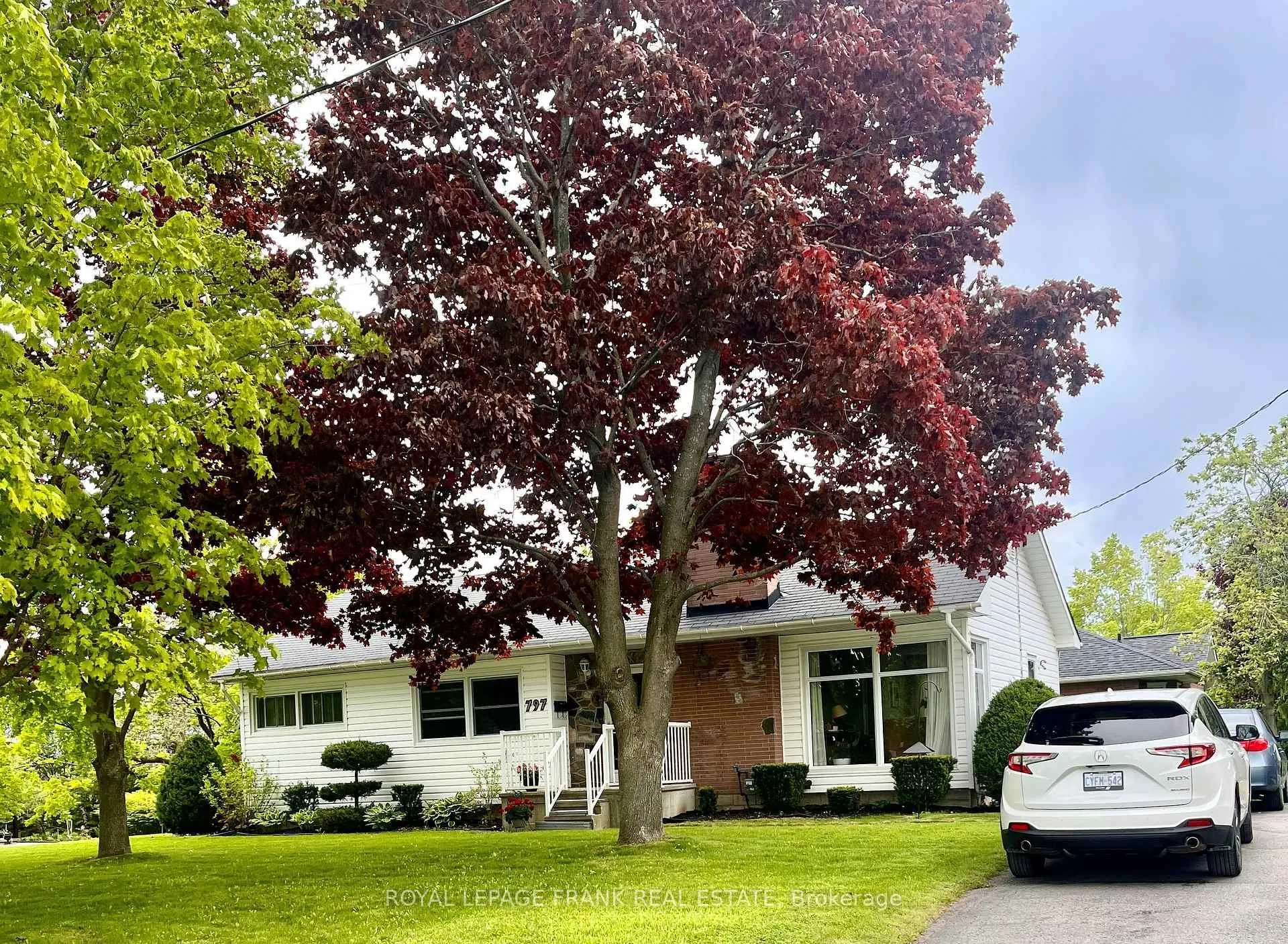 Front of 797 Valleyview Drive