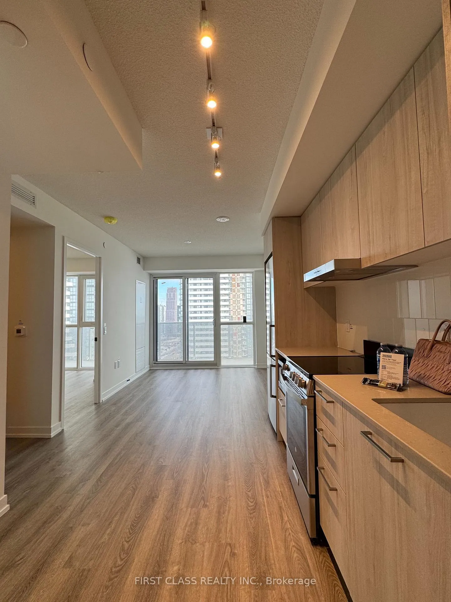 Photo 2 of Unit 3501, 195 Commerce Street, Vaughan, Vaughan Corporate Centre — HOMEH
