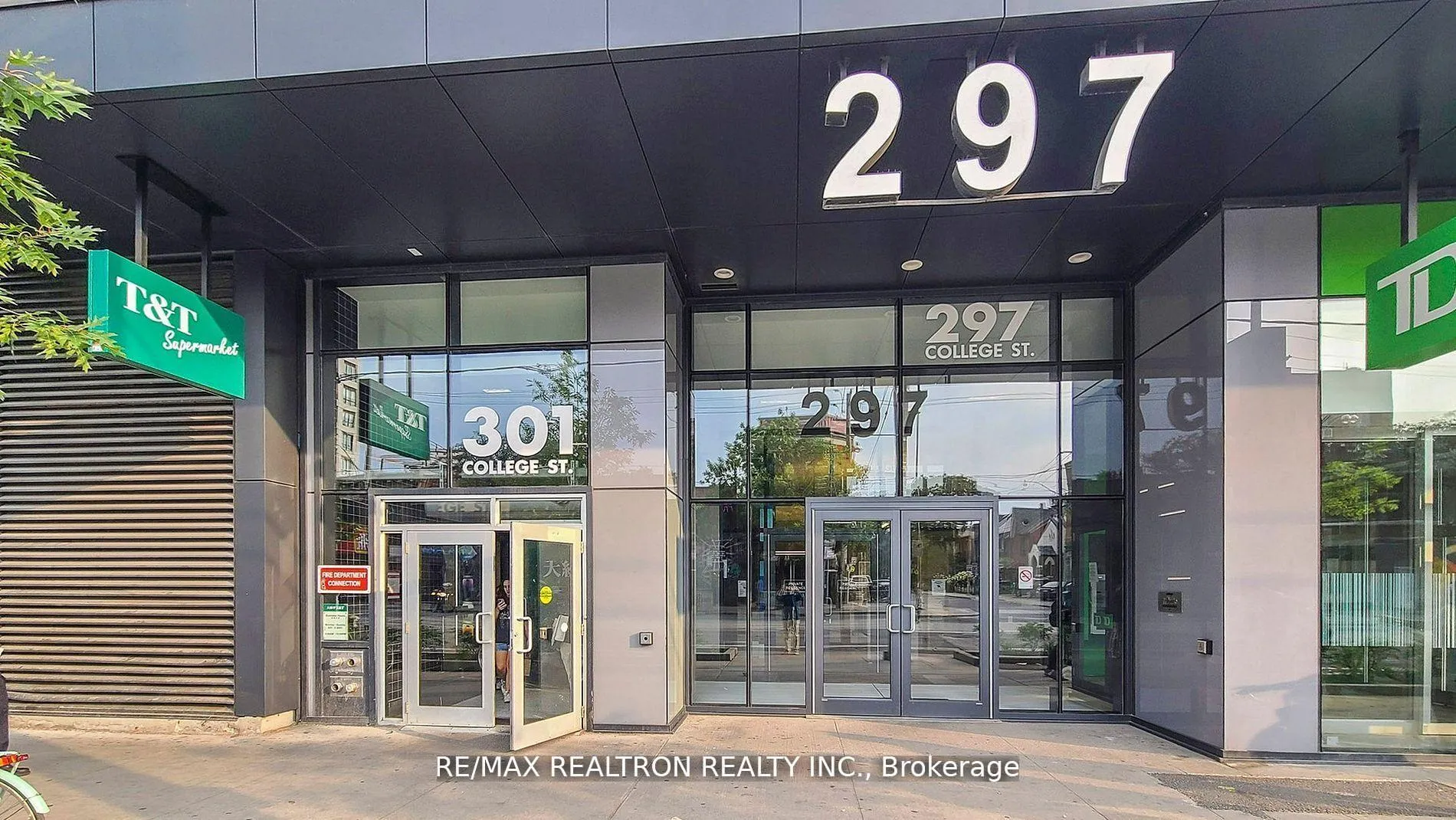 Photo 2 of Unit 917, 297 College Street, Toronto, Kensington-Chinatown — HOMEH