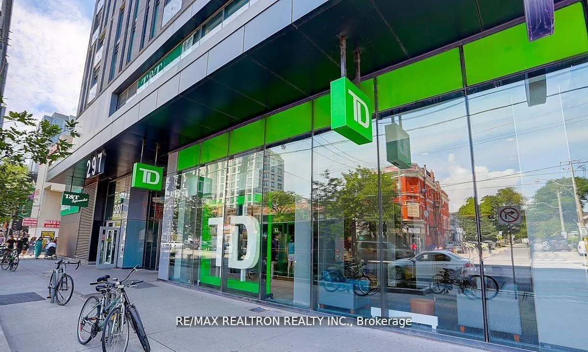 Photo 4 of Unit 917, 297 College Street, Toronto, Kensington-Chinatown — HOMEH
