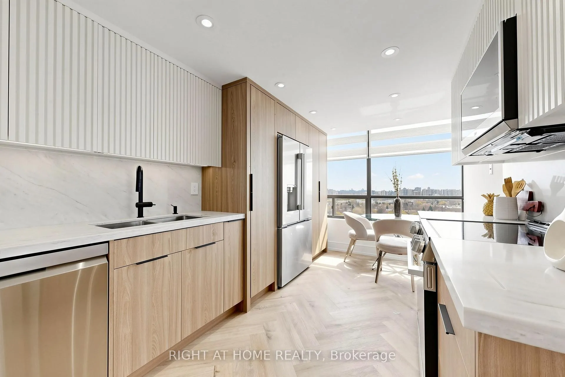 Photo 10 of Unit 1510, 7420 Bathurst Street, Vaughan, Brownridge — HOMEH