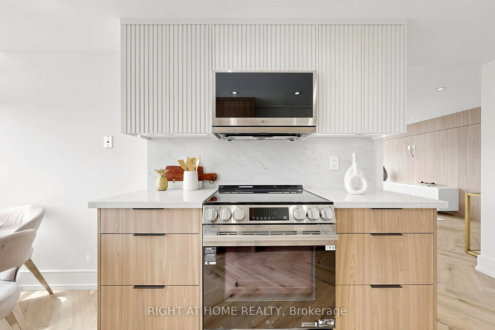 Photo 11 of Unit 1510, 7420 Bathurst Street, Vaughan, Brownridge — HOMEH