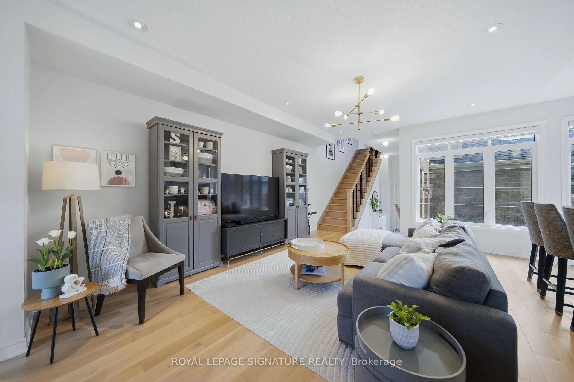 Photo 6 of 209 Clockwork Drive, Brampton, Northwest Brampton — HOMEH