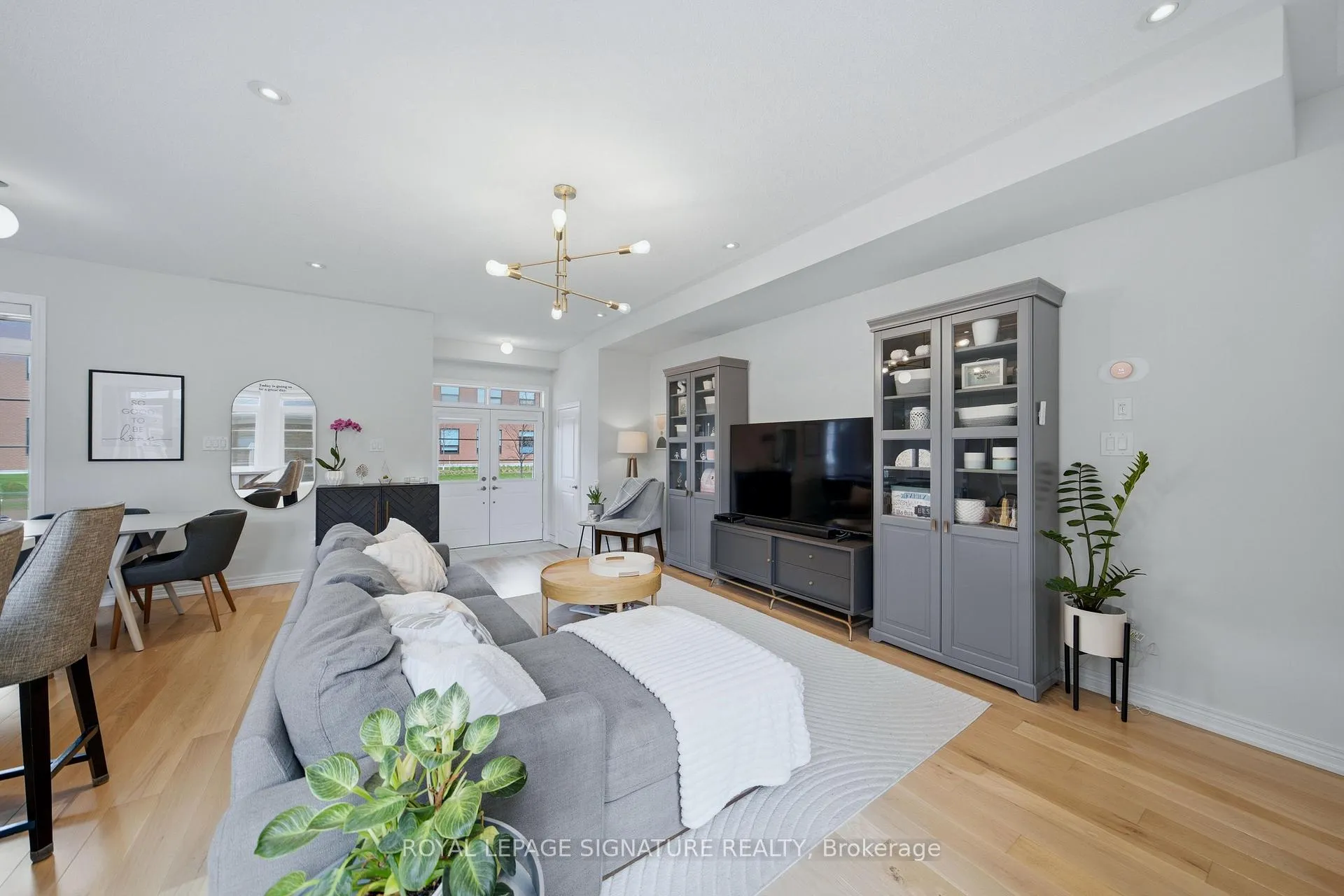 Photo 8 of 209 Clockwork Drive, Brampton, Northwest Brampton — HOMEH