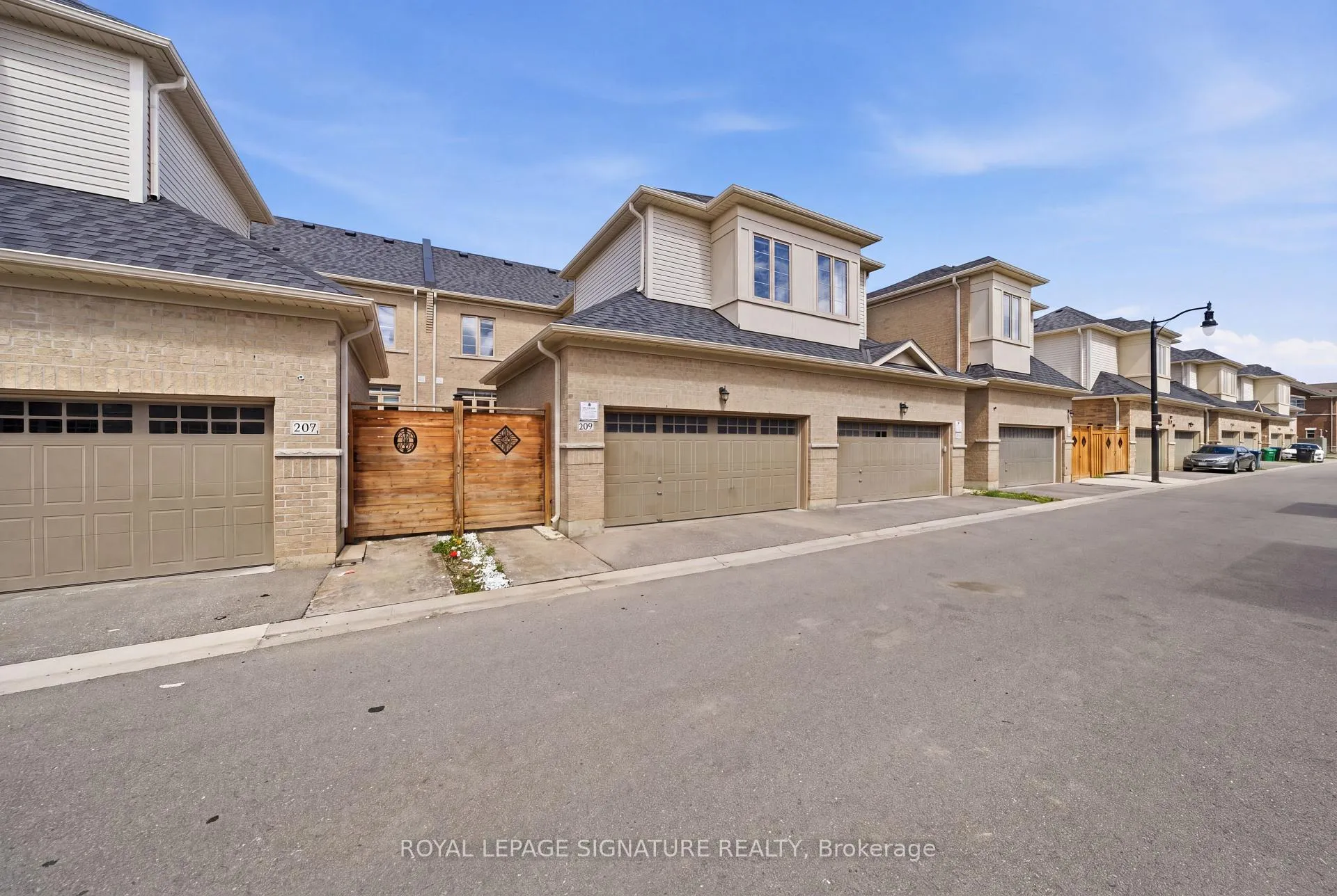 Photo 43 of 209 Clockwork Drive, Brampton, Northwest Brampton — HOMEH