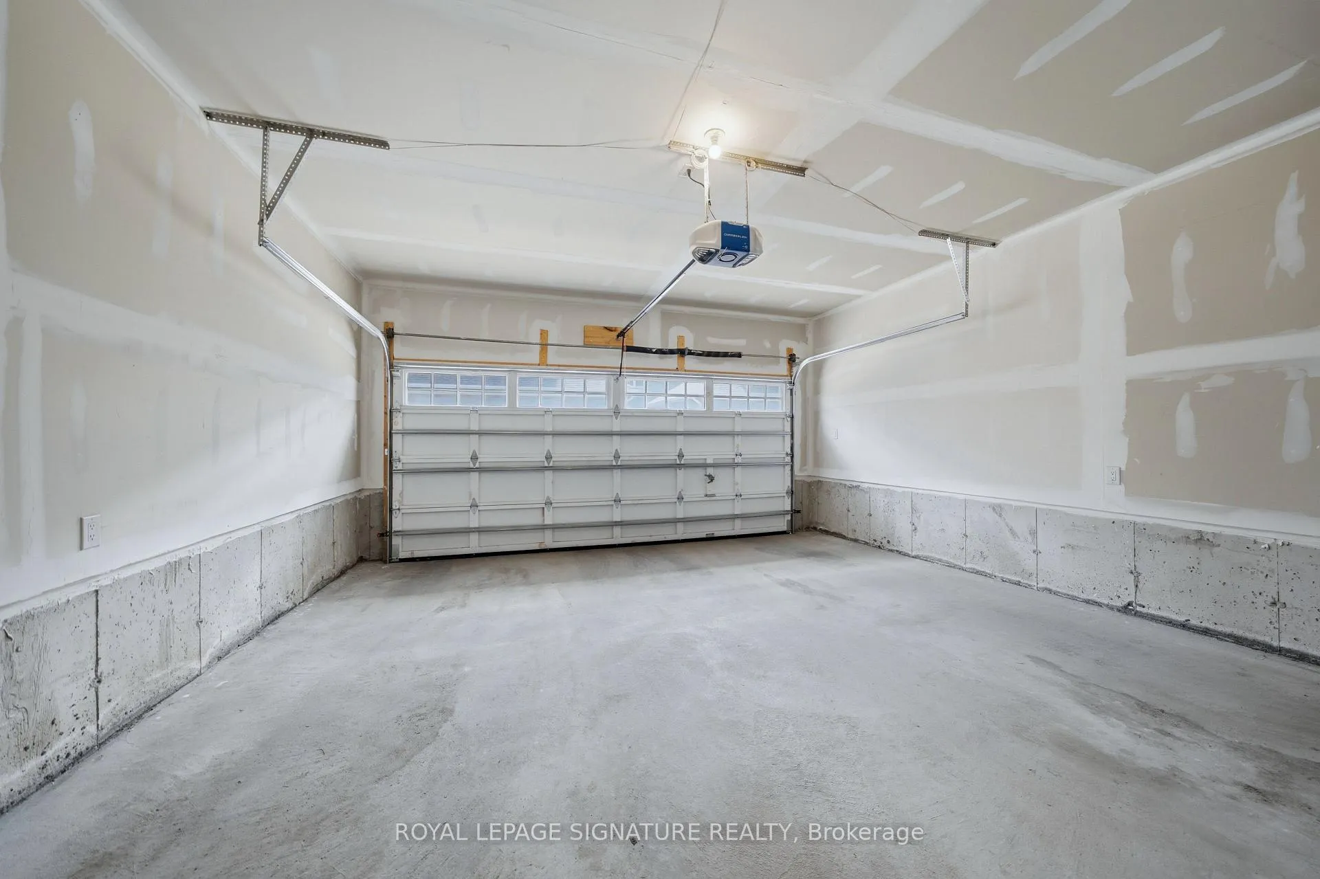 Photo 44 of 209 Clockwork Drive, Brampton, Northwest Brampton — HOMEH