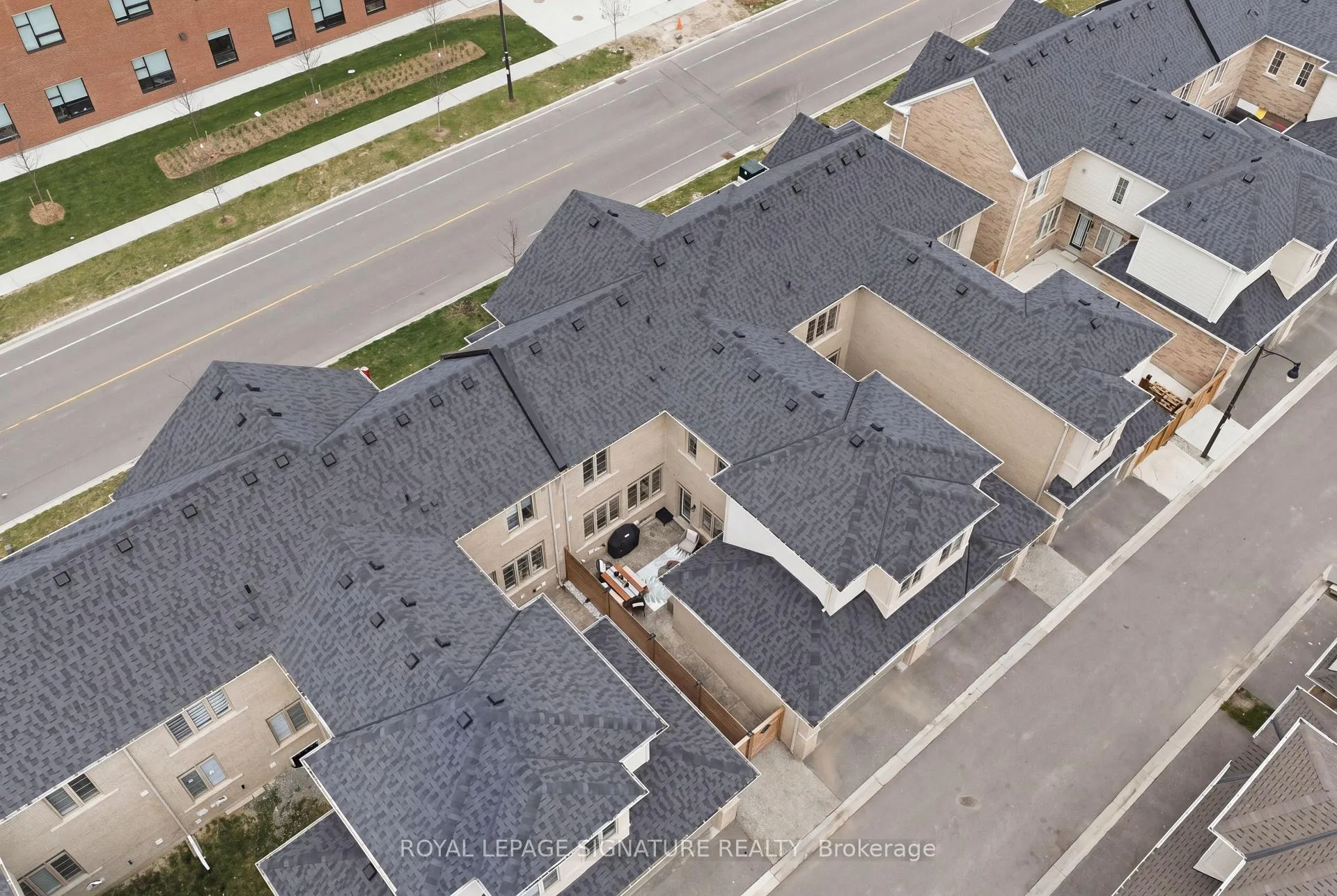 Photo 46 of 209 Clockwork Drive, Brampton, Northwest Brampton — HOMEH