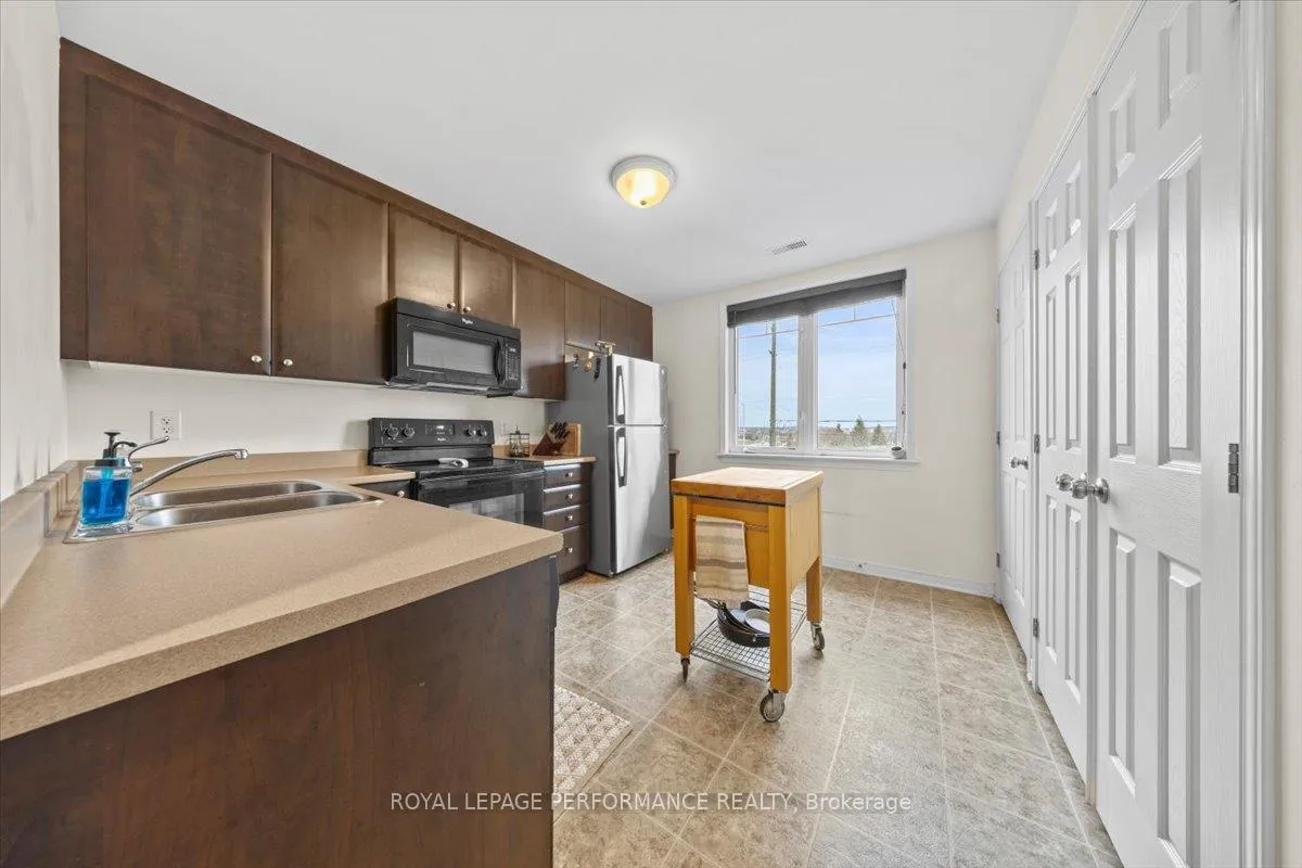 Photo 4 of 232 Shanly Private, Ottawa, Barrhaven - Stonebridge — HOMEH