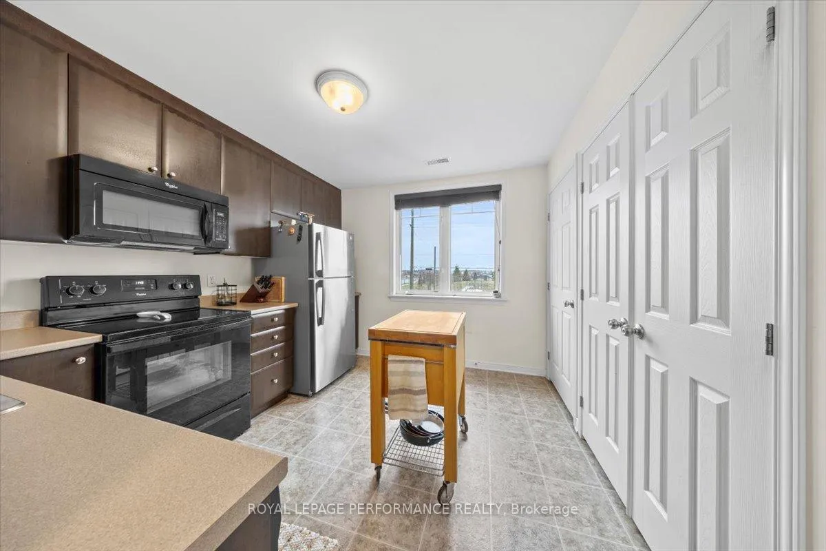 Photo 5 of 232 Shanly Private, Ottawa, Barrhaven - Stonebridge — HOMEH