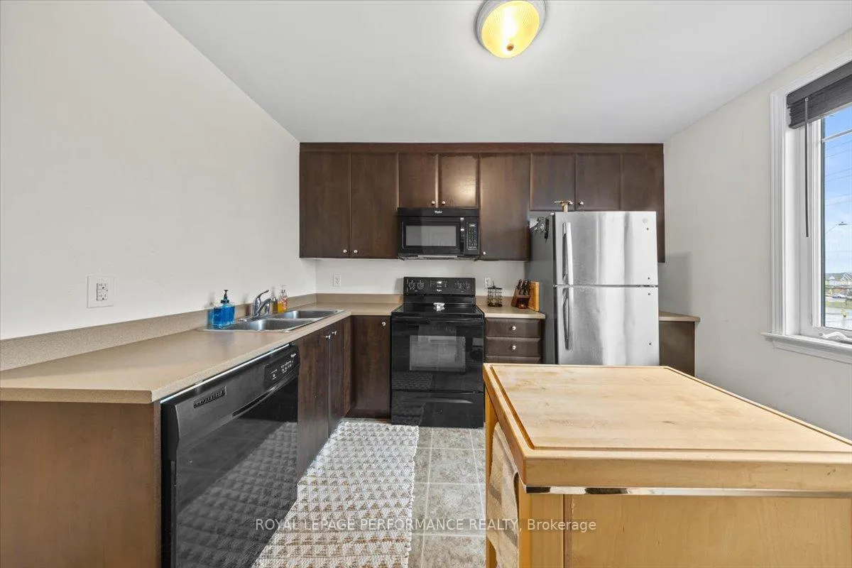 Photo 6 of 232 Shanly Private, Ottawa, Barrhaven - Stonebridge — HOMEH