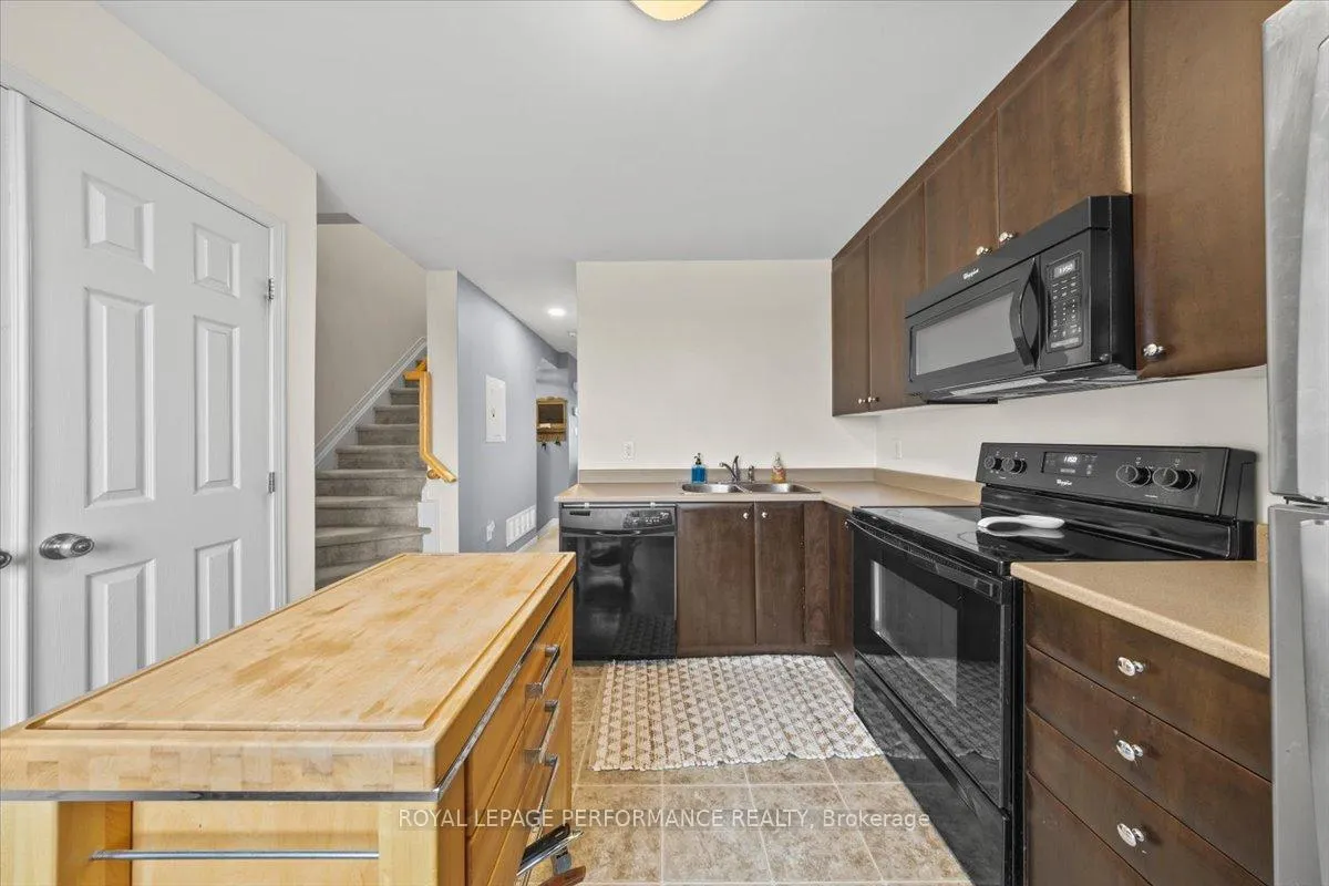 Photo 7 of 232 Shanly Private, Ottawa, Barrhaven - Stonebridge — HOMEH