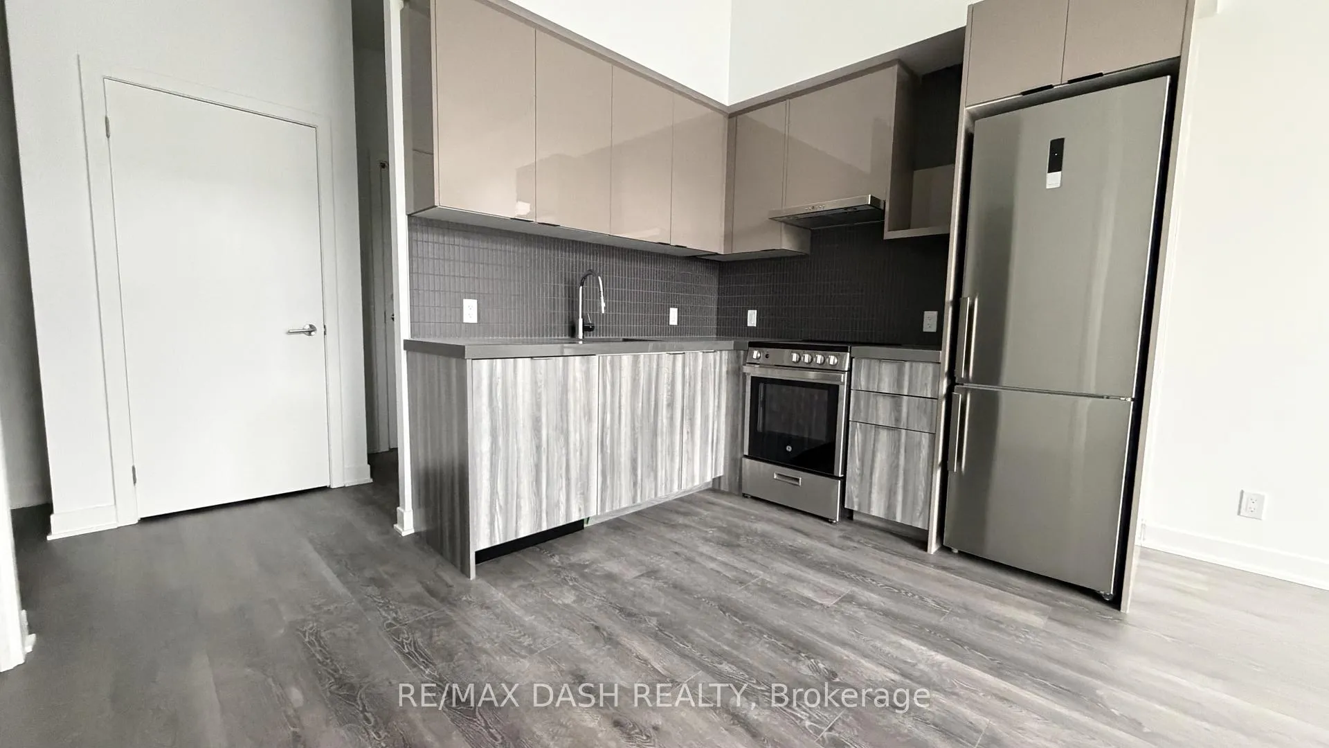Photo 7 of 10 Flavelle Trail, Vaughan, Steeles West Industrial — HOMEH