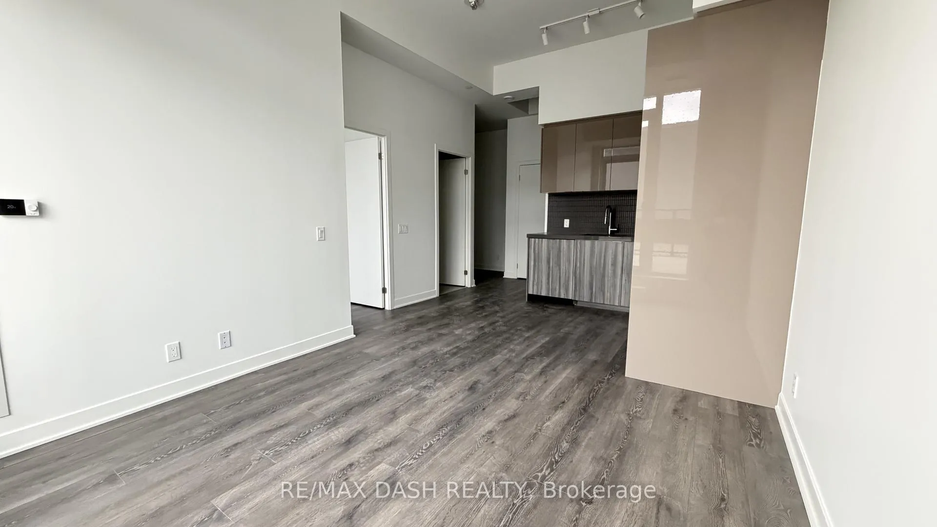Photo 12 of 10 Flavelle Trail, Vaughan, Steeles West Industrial — HOMEH