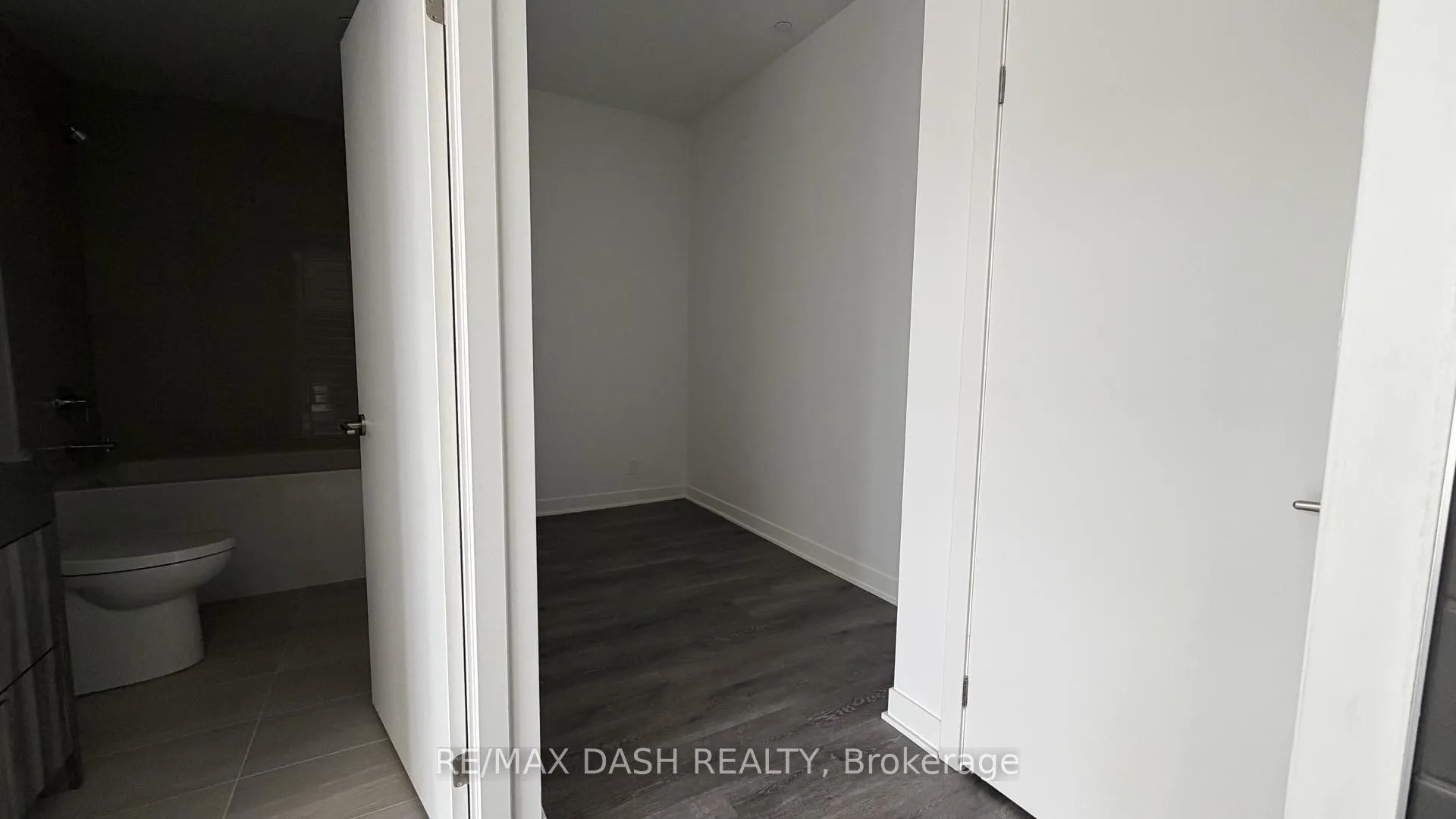 Photo 17 of 10 Flavelle Trail, Vaughan, Steeles West Industrial — HOMEH