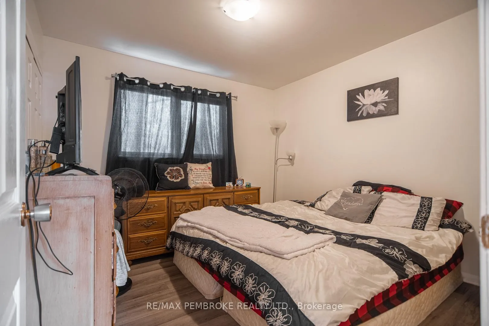 Photo 13 of 773 Leahey Street, Pembroke — HOMEH