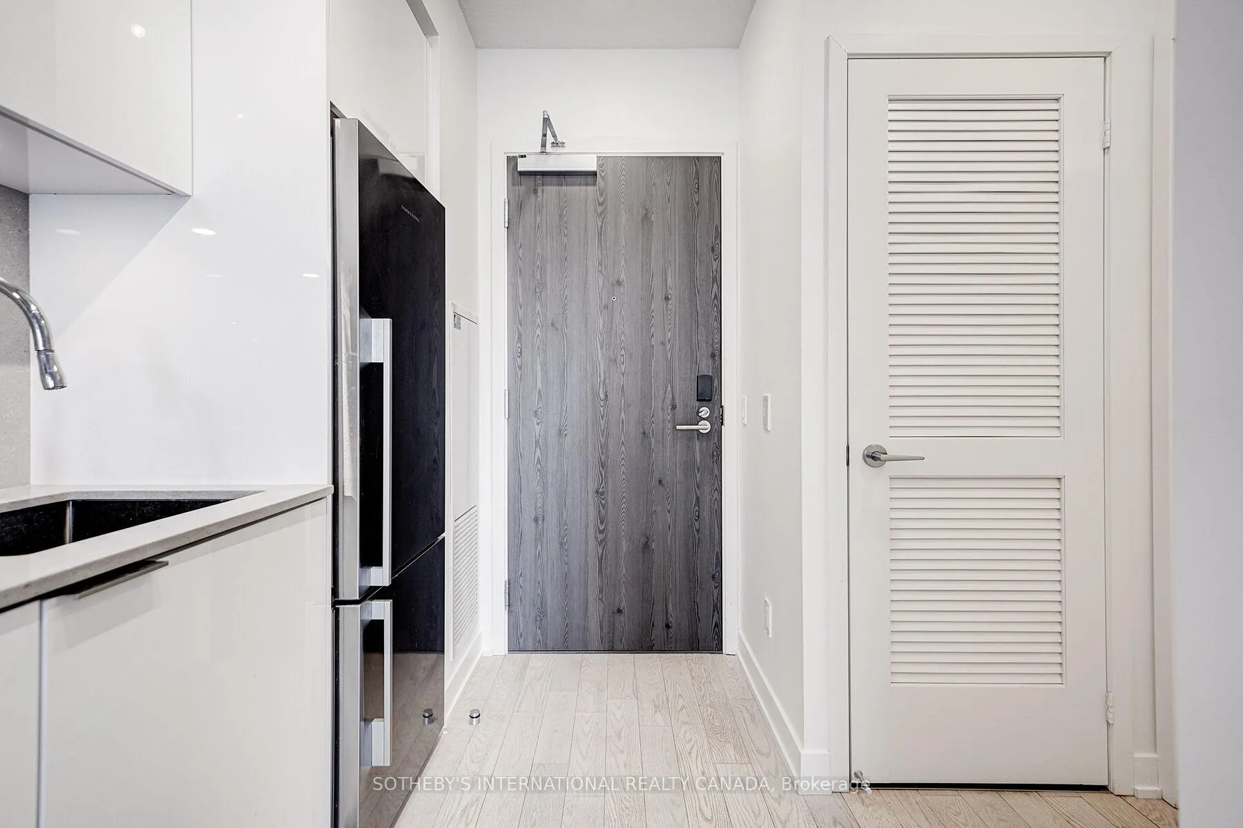 Photo 6 of Unit 402, 25 Richmond Street E, Toronto, Church-Yonge Corridor — HOMEH