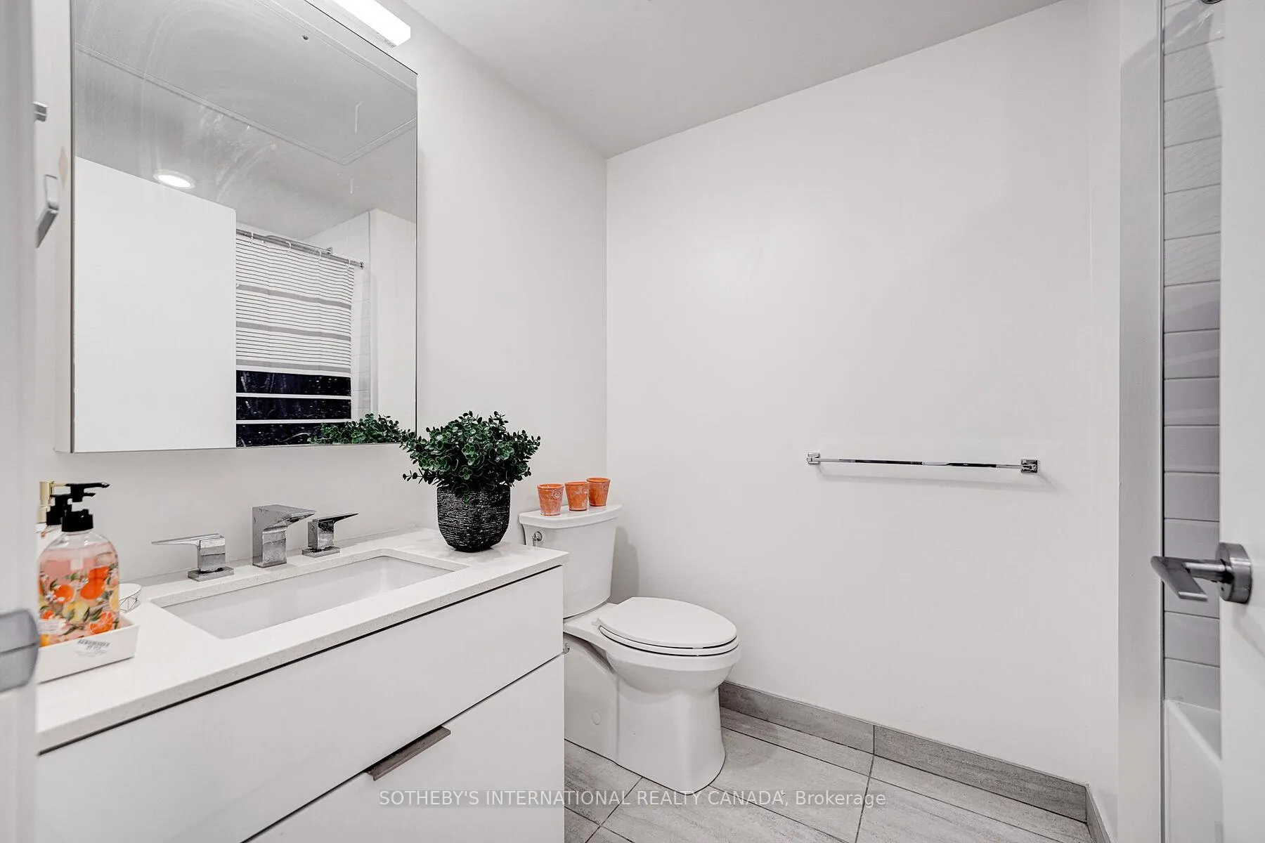 Photo 9 of Unit 402, 25 Richmond Street E, Toronto, Church-Yonge Corridor — HOMEH
