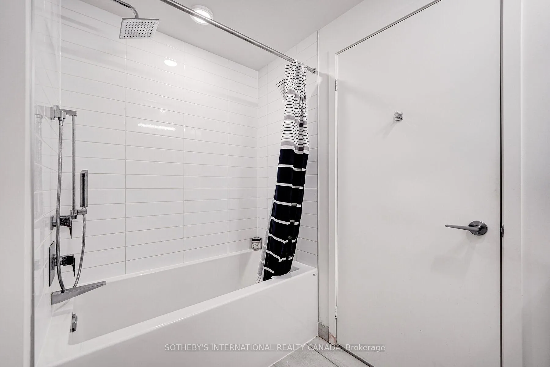 Photo 11 of Unit 402, 25 Richmond Street E, Toronto, Church-Yonge Corridor — HOMEH