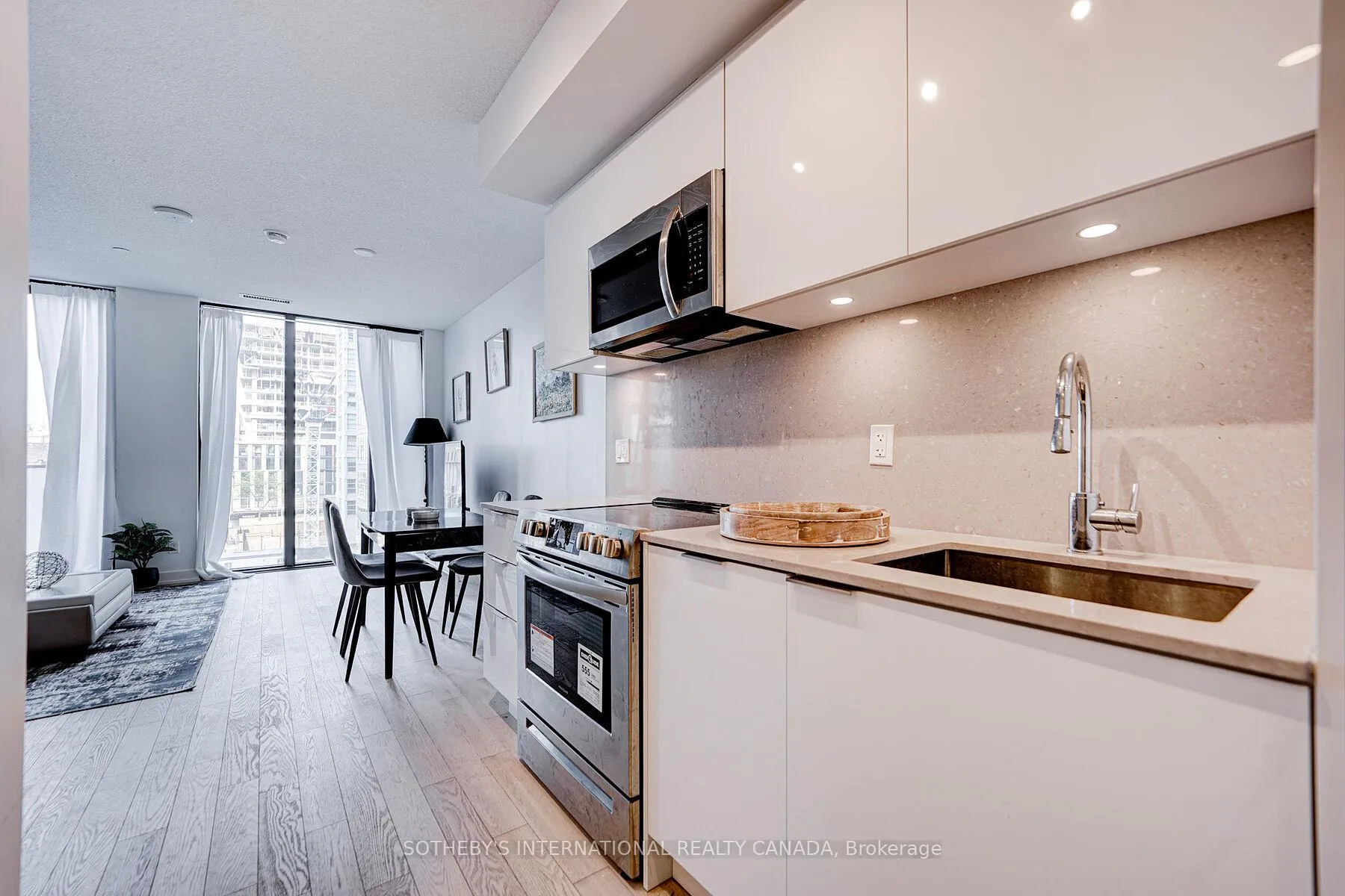 Photo 13 of Unit 402, 25 Richmond Street E, Toronto, Church-Yonge Corridor — HOMEH