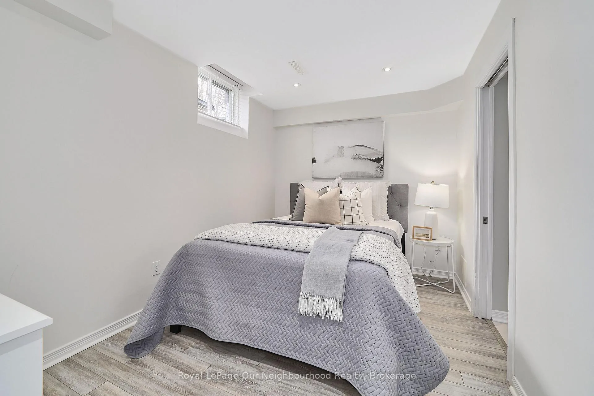 Photo 48 of 31 Alldread Crescent, Clarington, Newcastle — HOMEH