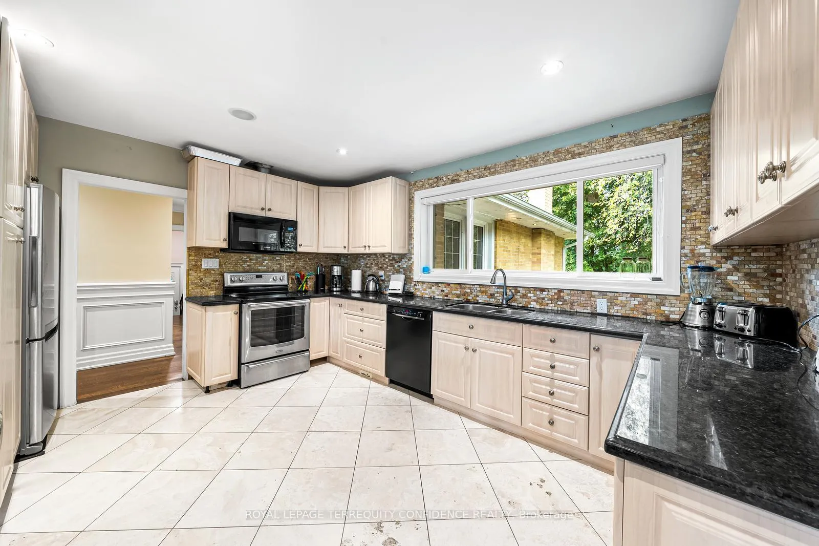 Photo 12 of 58 Burbank Drive, North York, Bayview Village — HOMEH