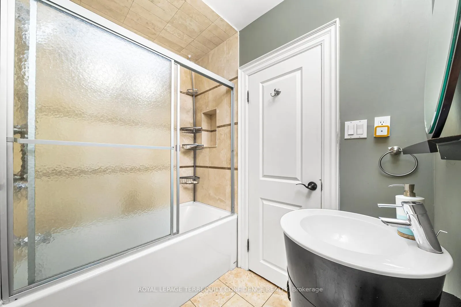 Photo 20 of 58 Burbank Drive, North York, Bayview Village — HOMEH