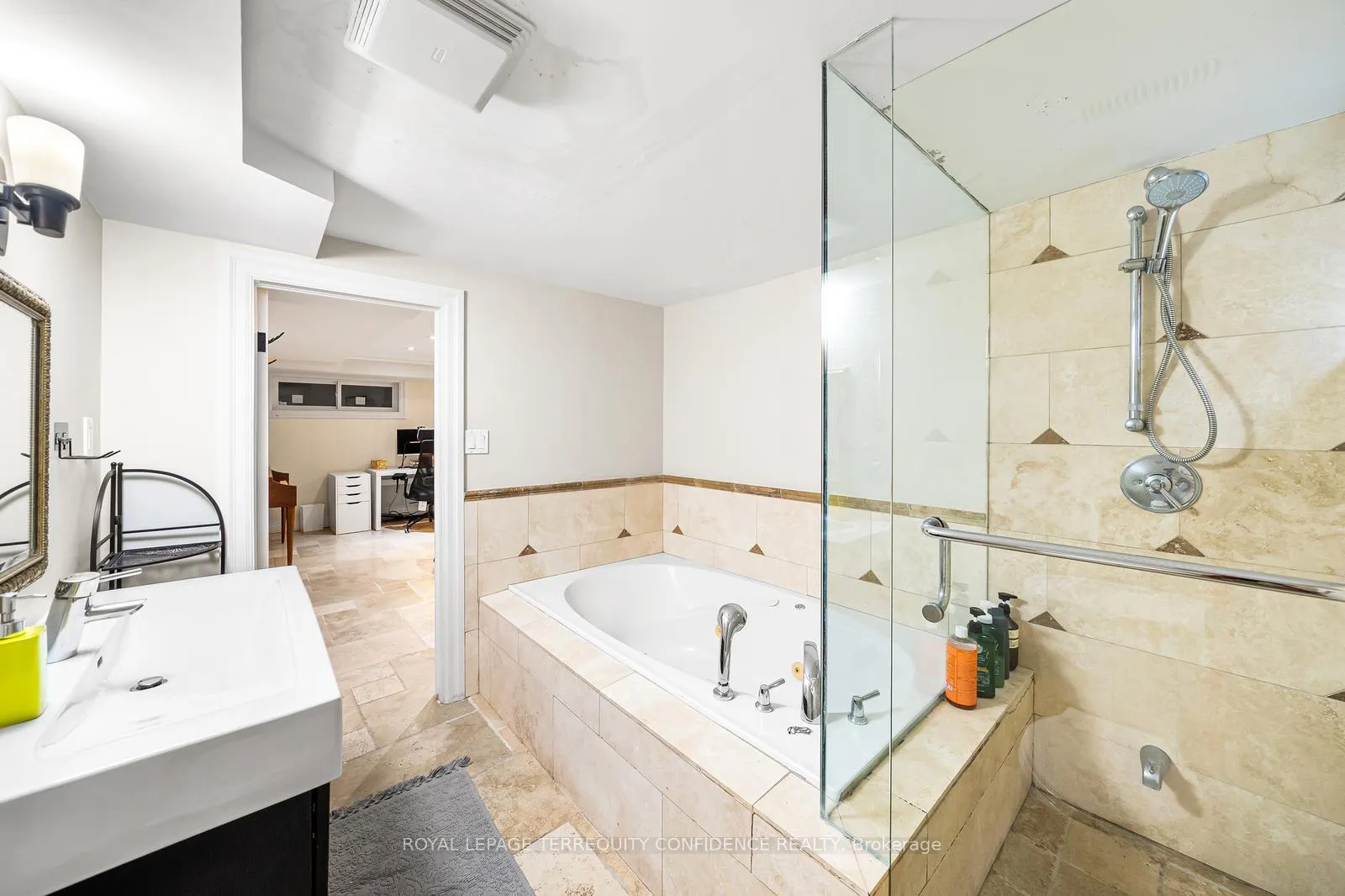 Photo 35 of 58 Burbank Drive, North York, Bayview Village — HOMEH