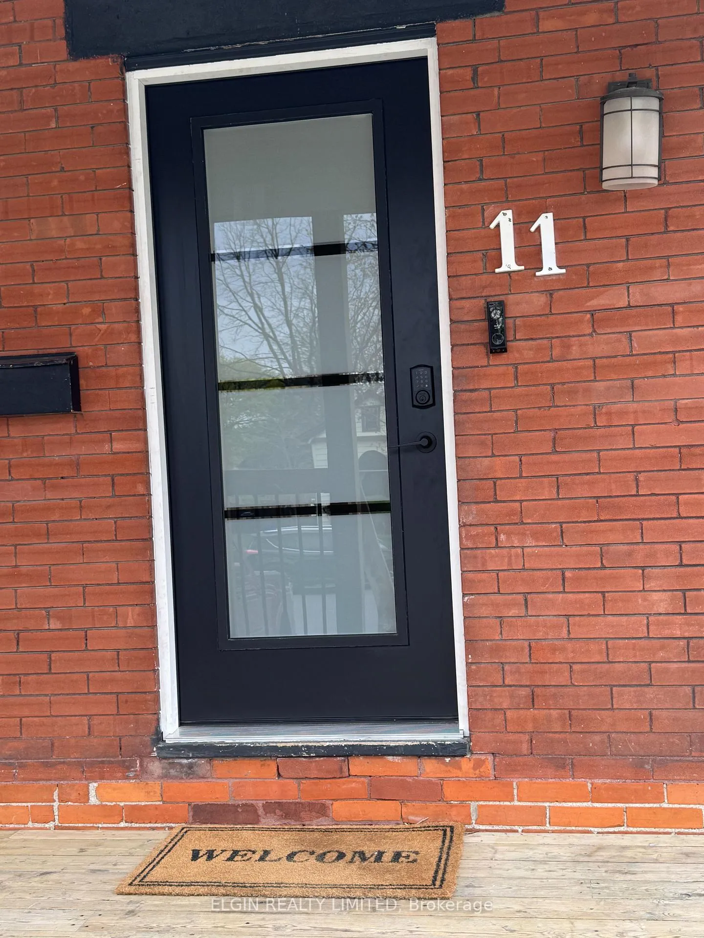 Photo 2 of Unit Upper, 11 Forest Avenue, St. Thomas — HOMEH