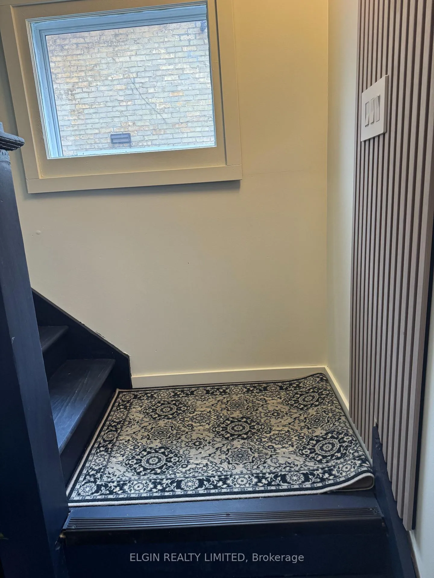 Photo 3 of Unit Upper, 11 Forest Avenue, St. Thomas — HOMEH