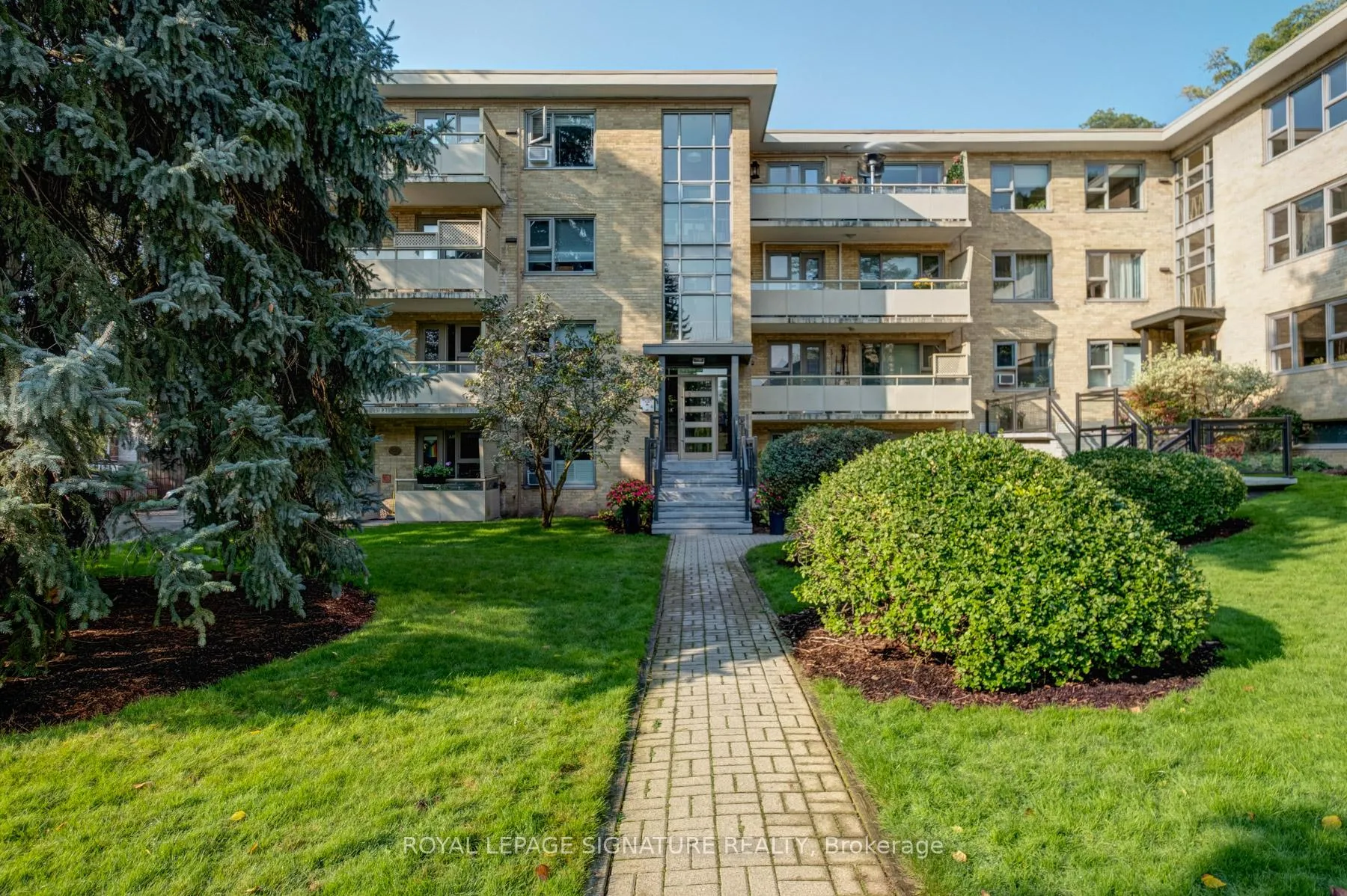 Photo 2 of Unit 3, 8 Corinth Gardens, Toronto, Mount Pleasant East — HOMEH