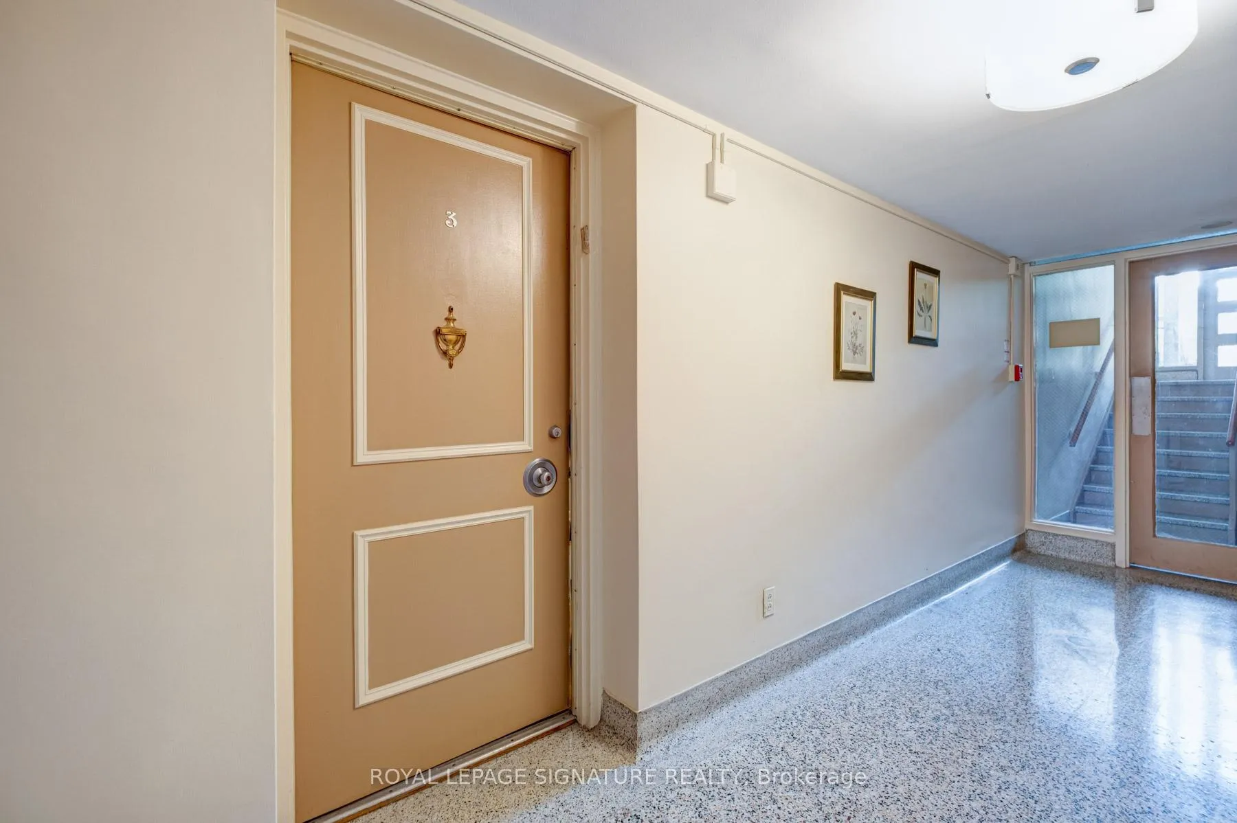 Photo 6 of Unit 3, 8 Corinth Gardens, Toronto, Mount Pleasant East — HOMEH